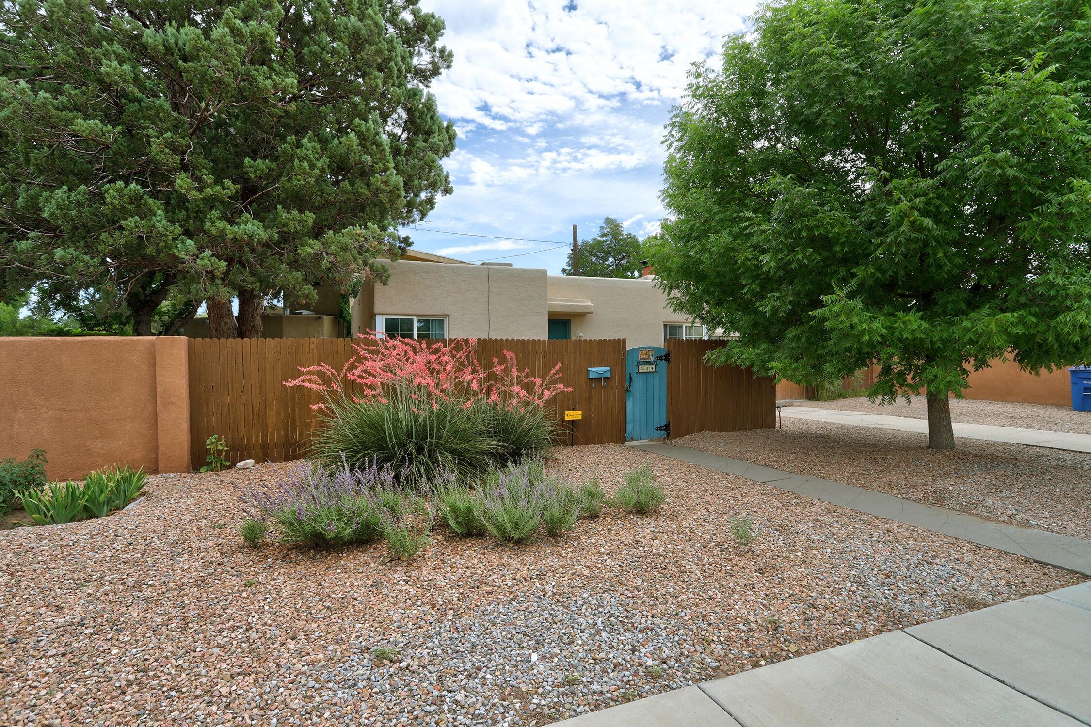 414 CHACOMA Place SW