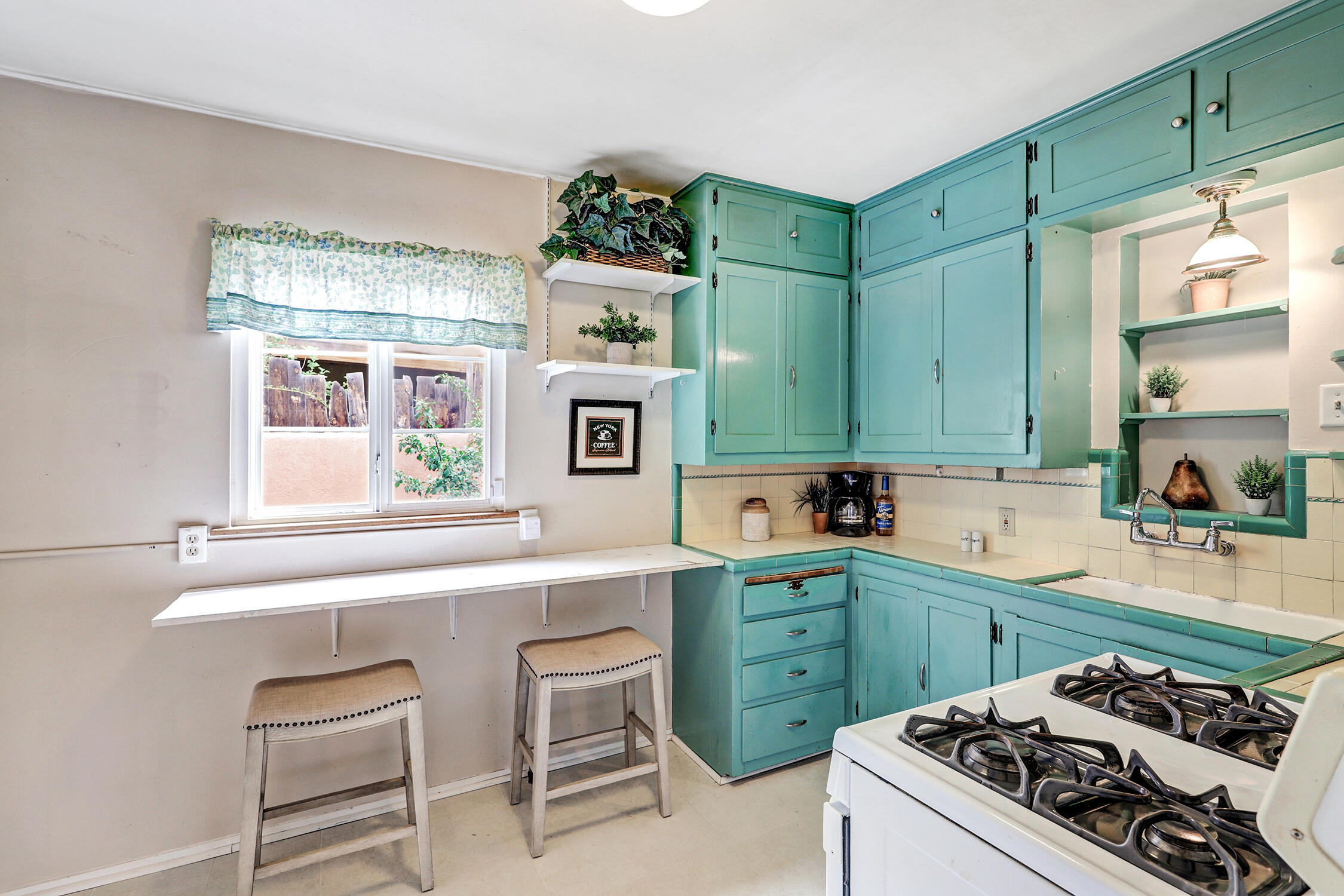 414 CHACOMA Place SW