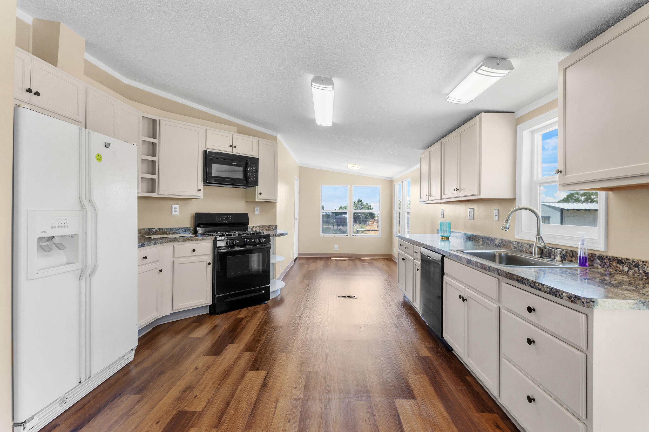 3 OAK Circle