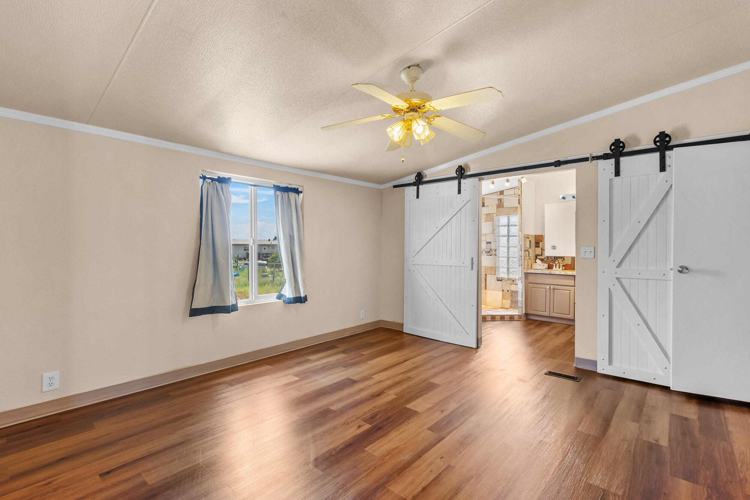 3 OAK Circle