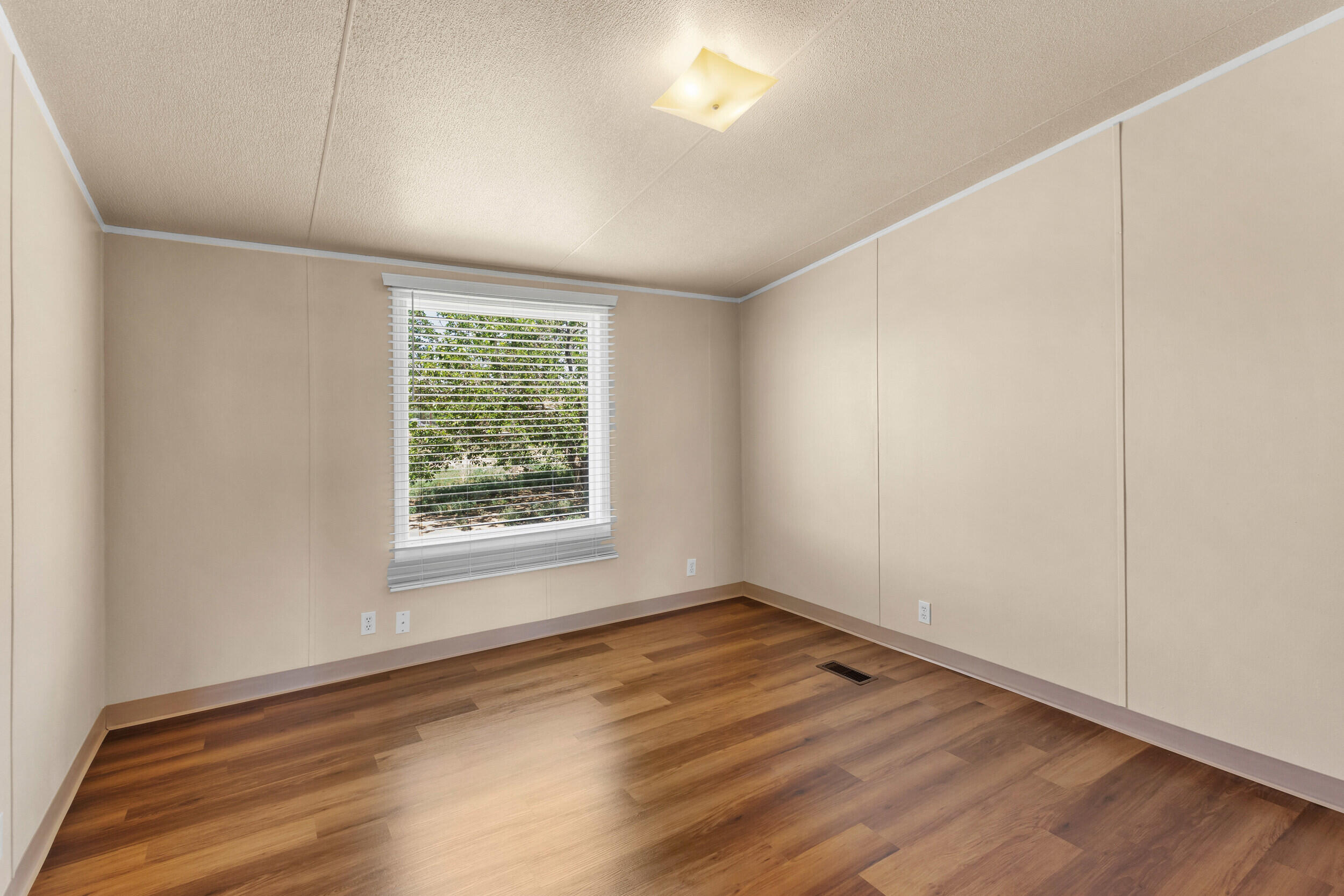 3 OAK Circle
