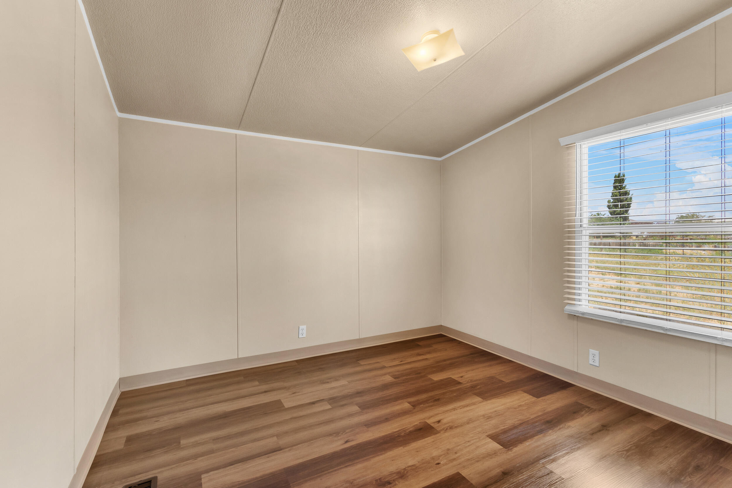 3 OAK Circle