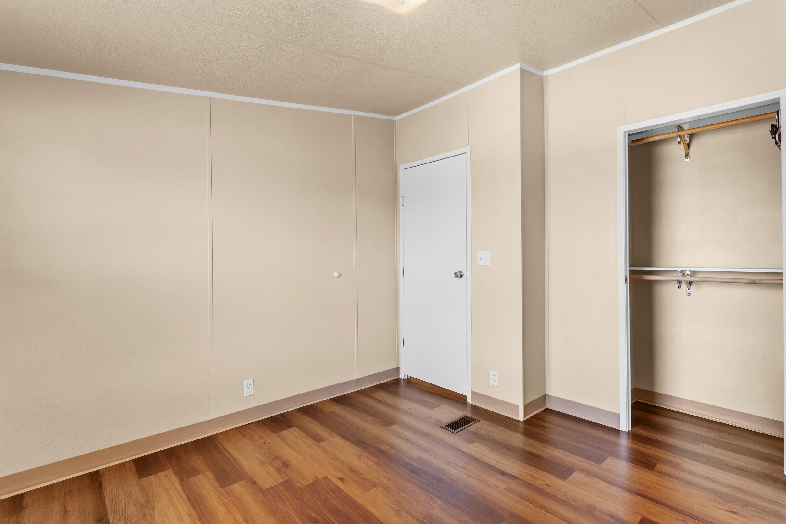 3 OAK Circle