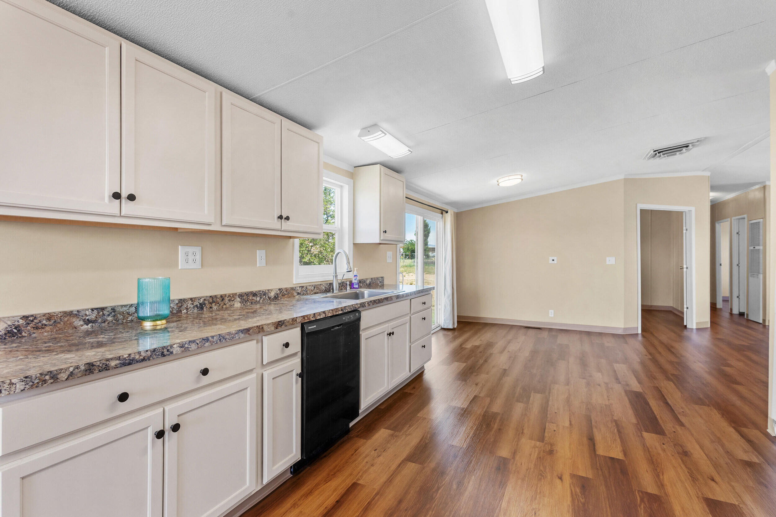 3 OAK Circle