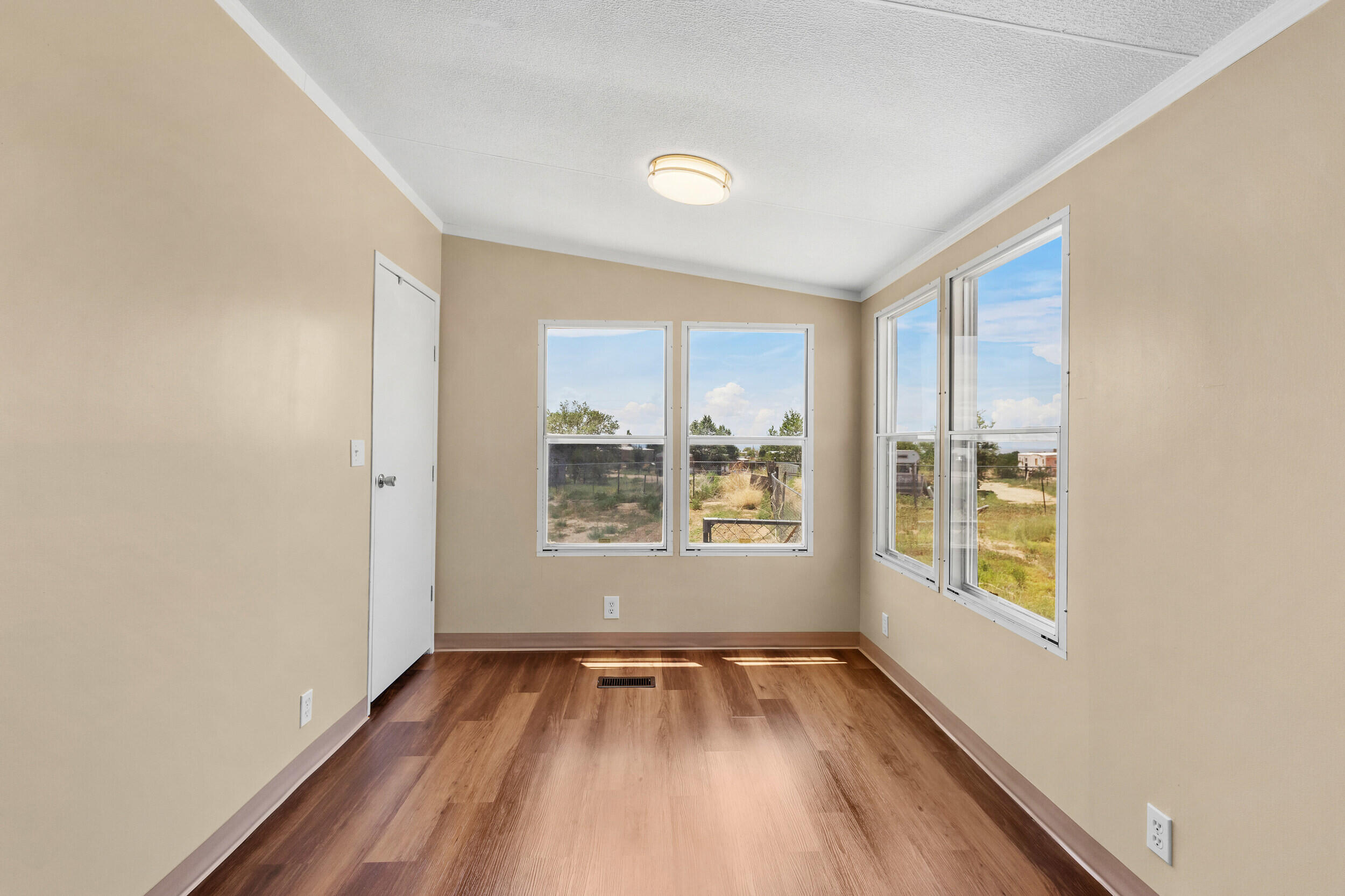 3 OAK Circle
