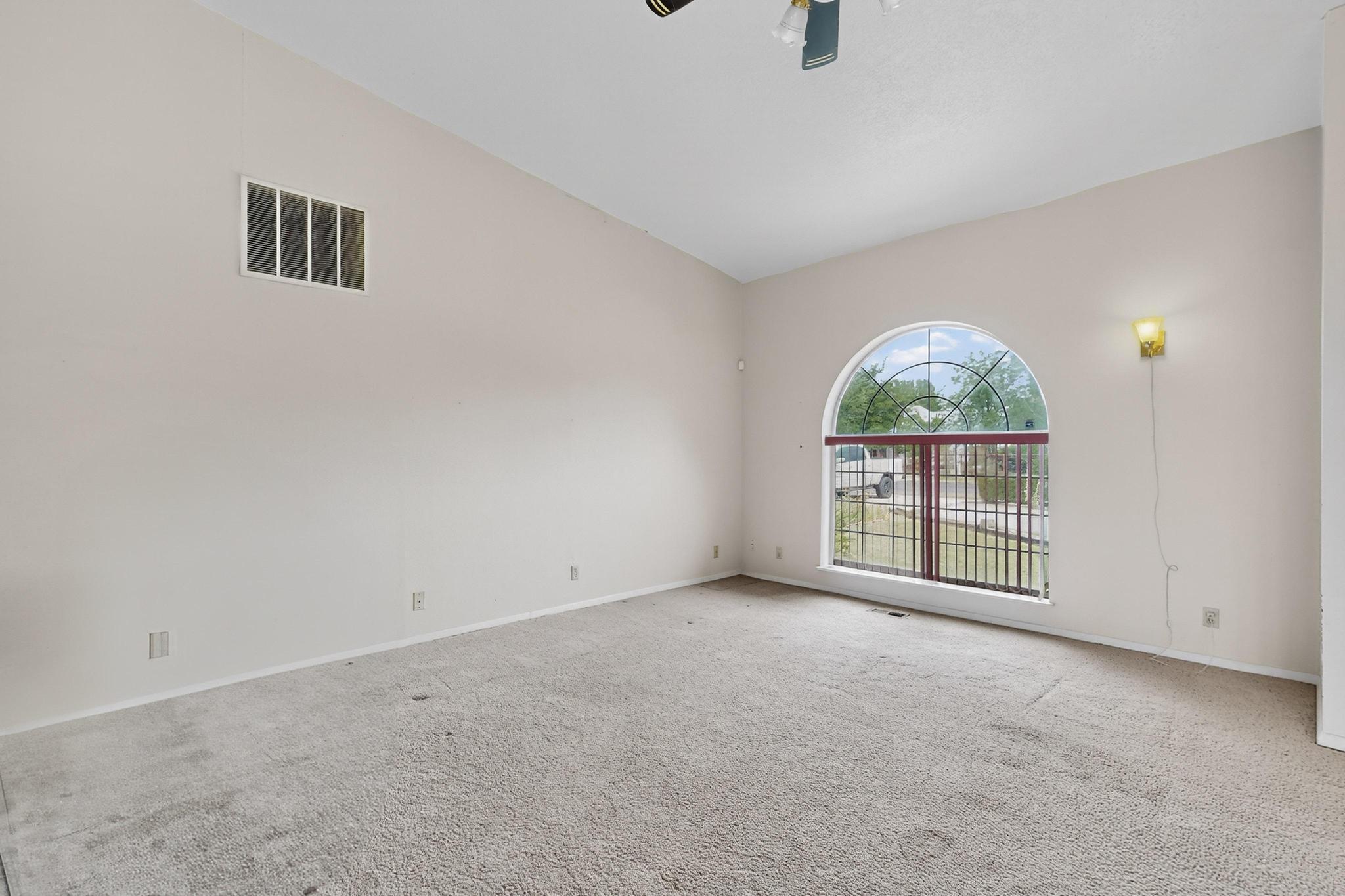 329 HATHAWAY Circle
