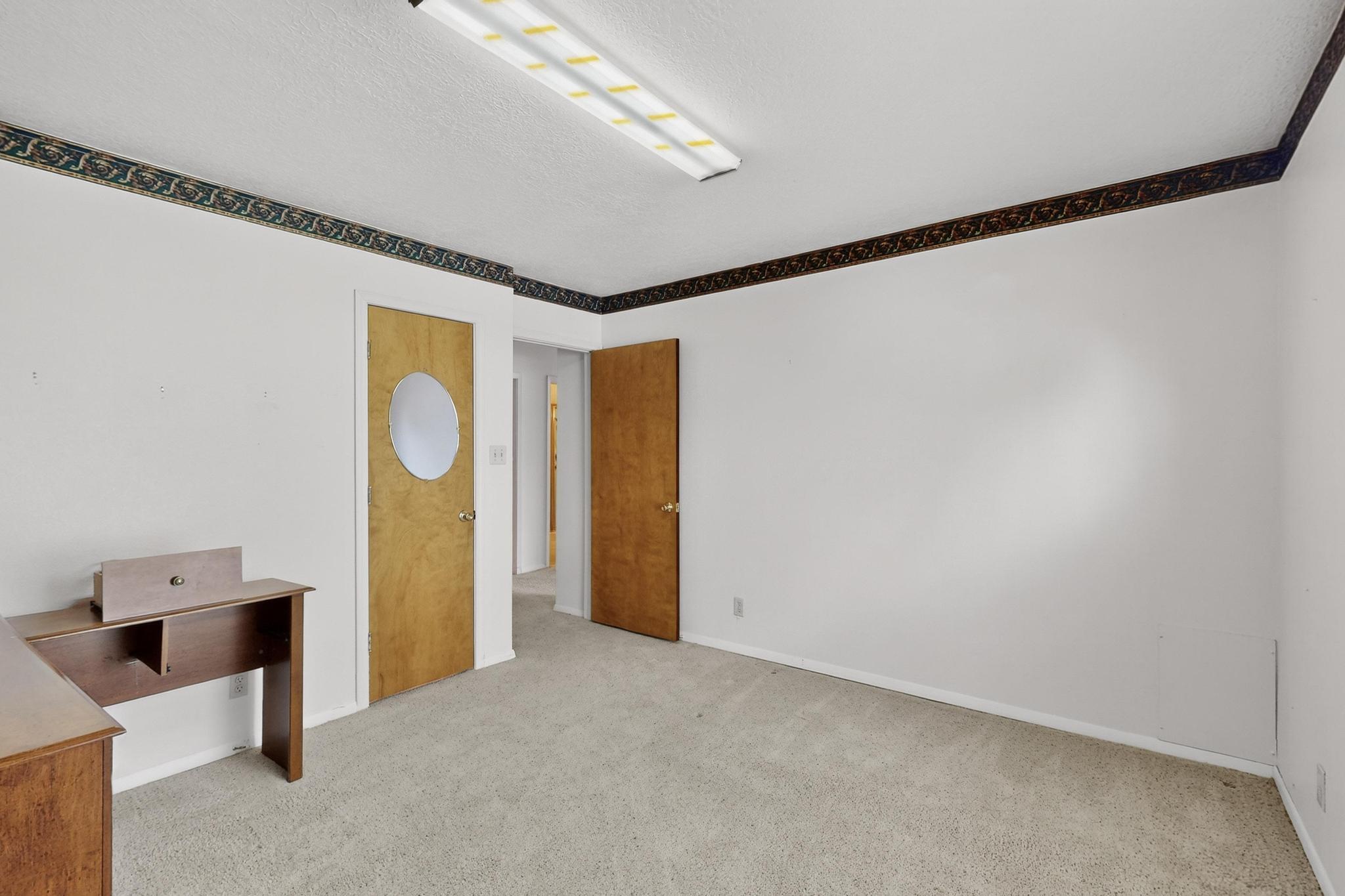 329 HATHAWAY Circle