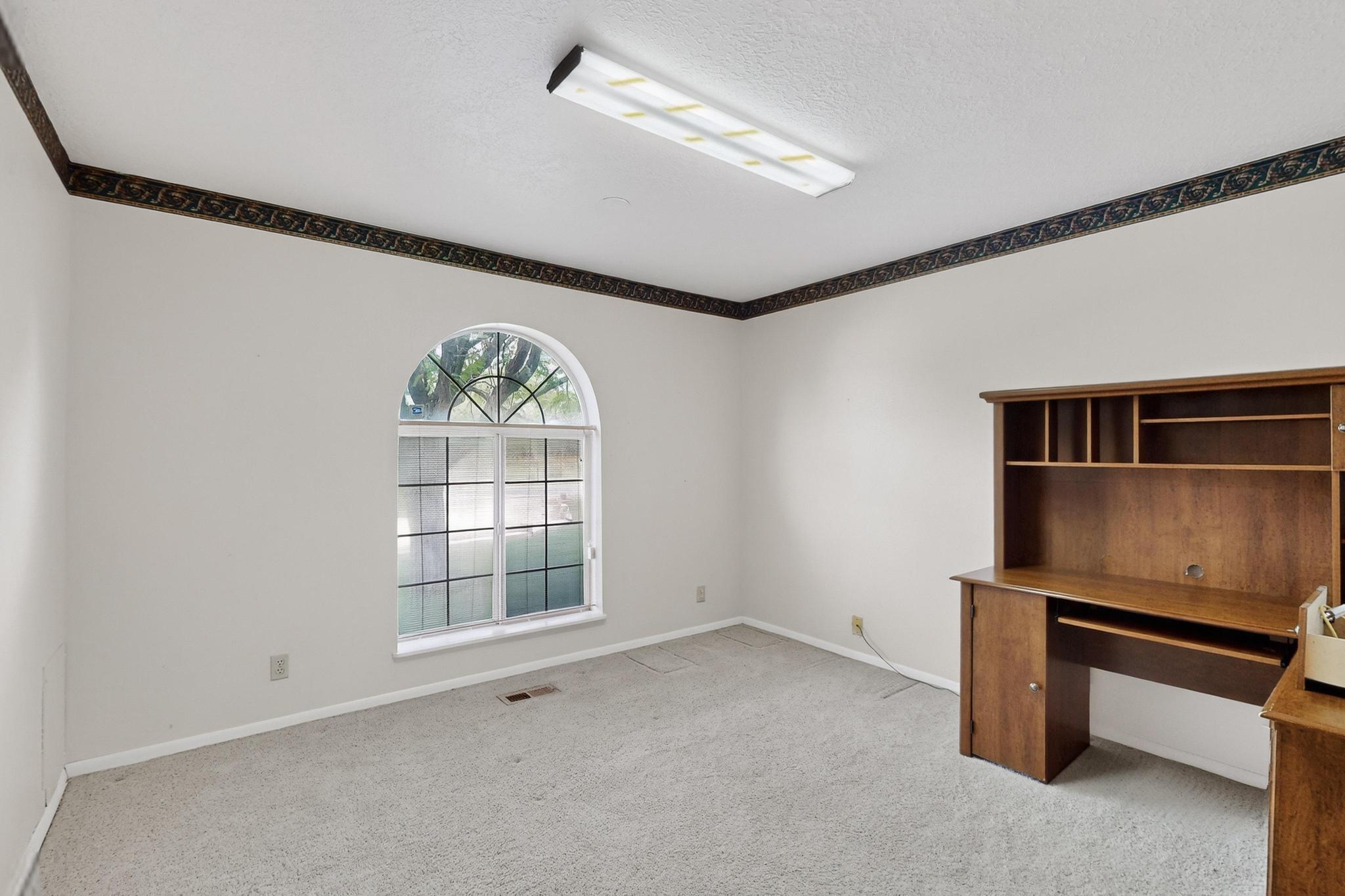 329 HATHAWAY Circle