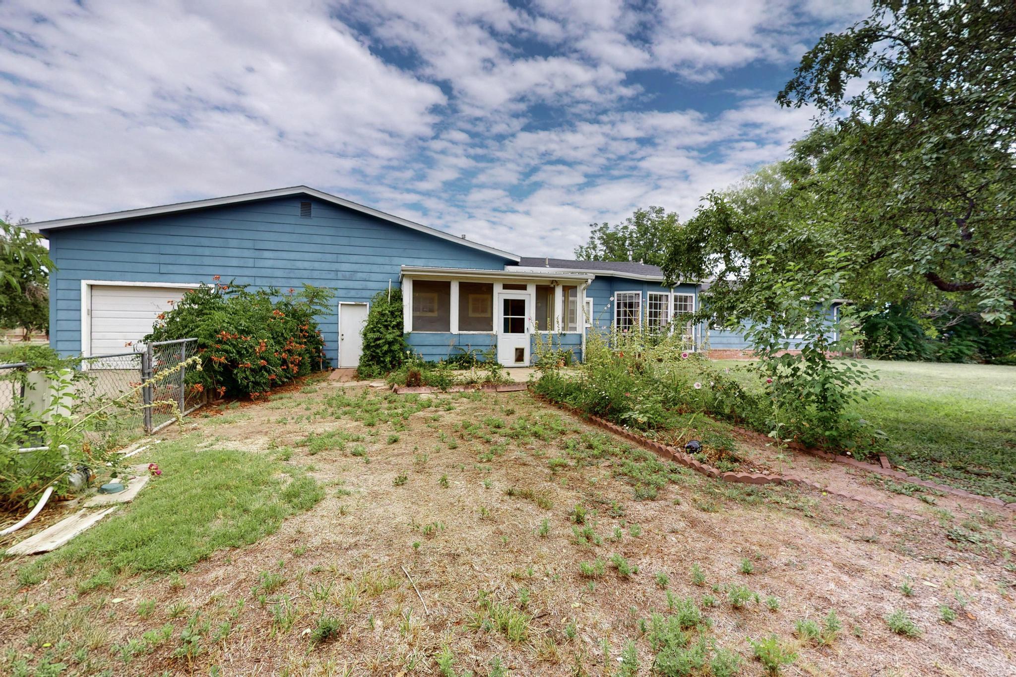 329 HATHAWAY Circle