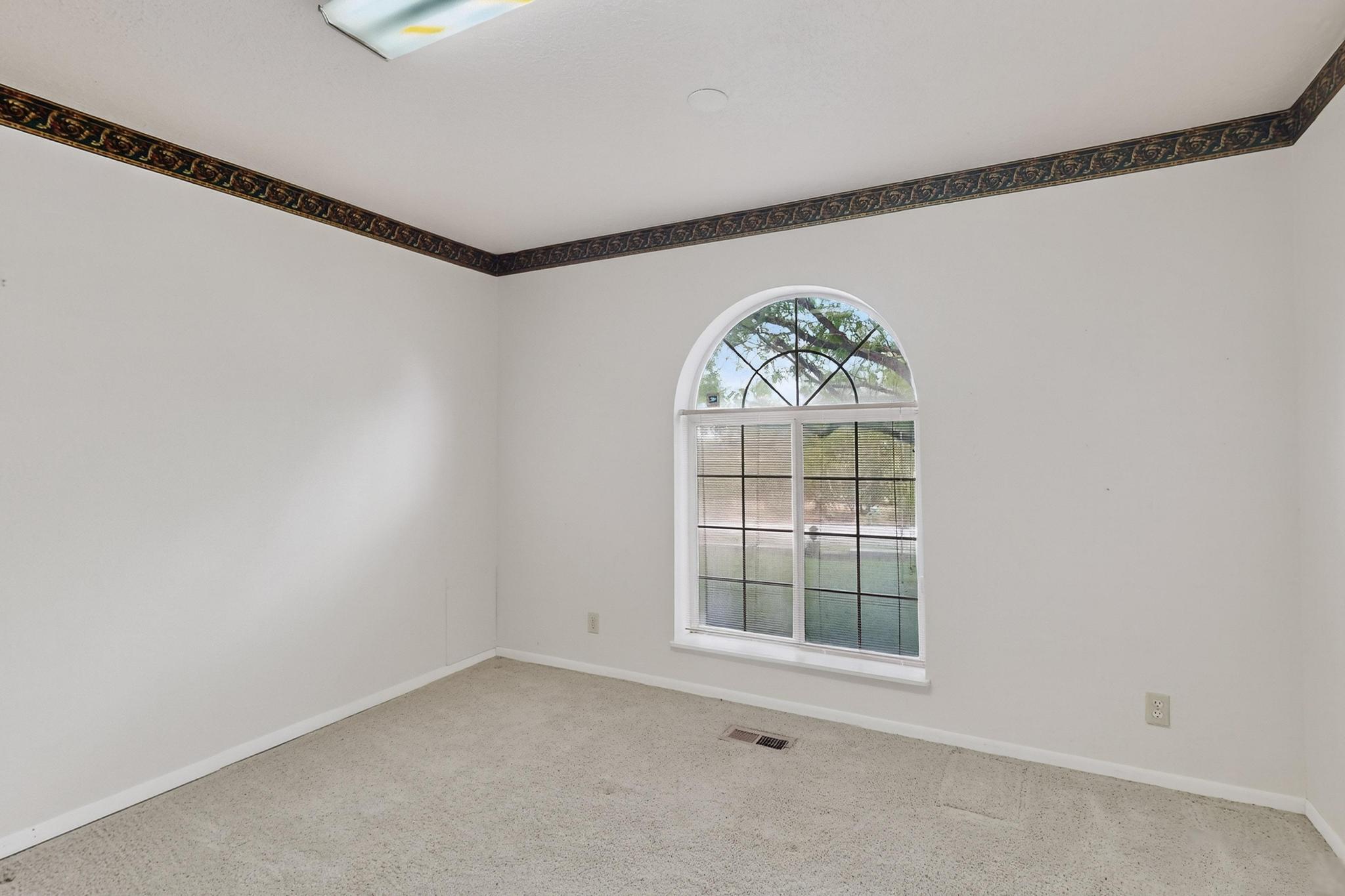 329 HATHAWAY Circle