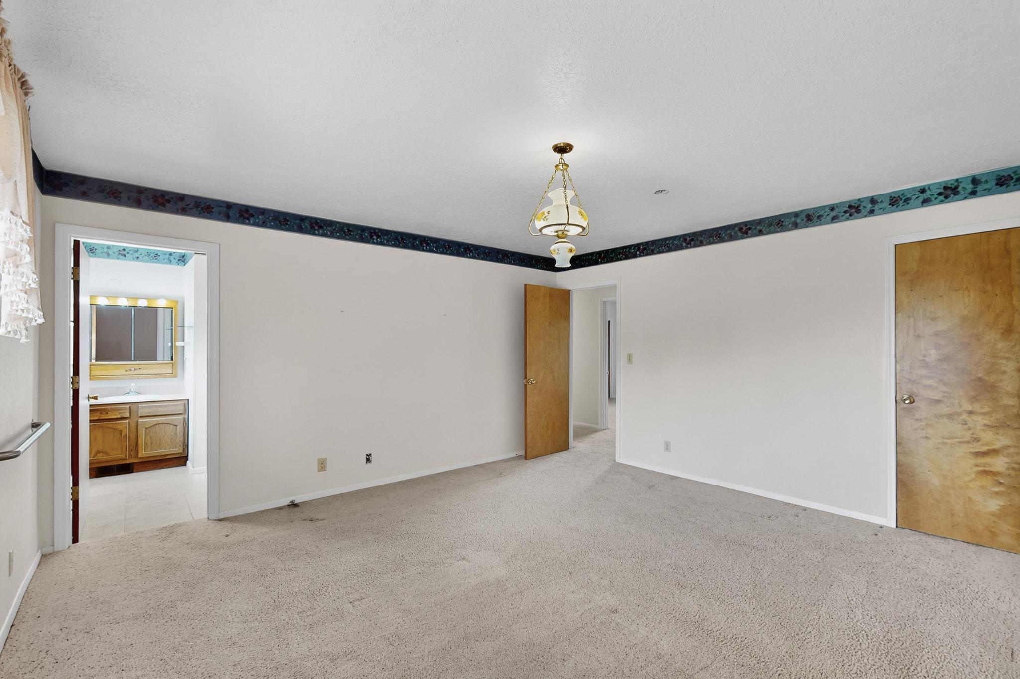 329 HATHAWAY Circle