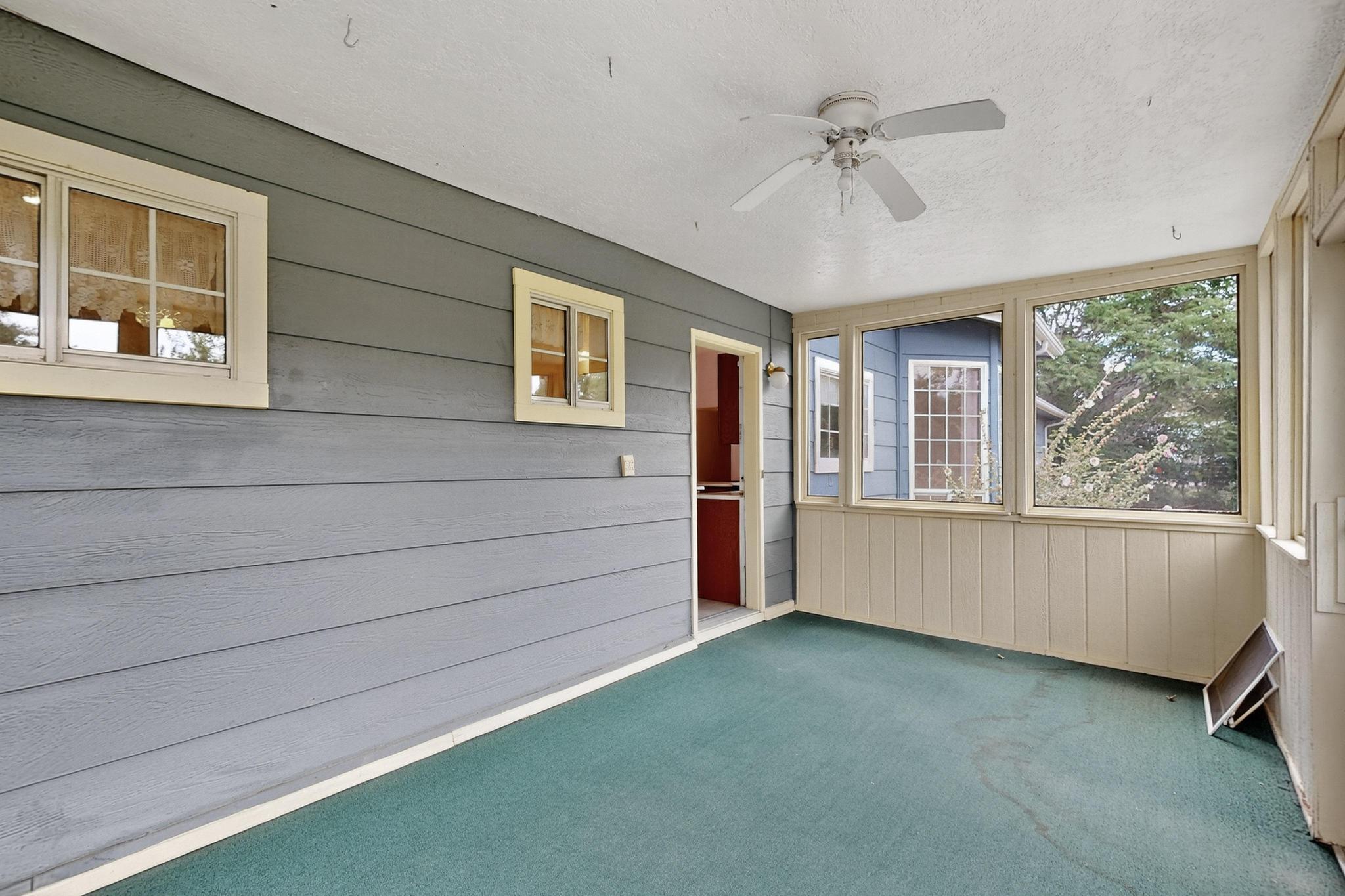 329 HATHAWAY Circle