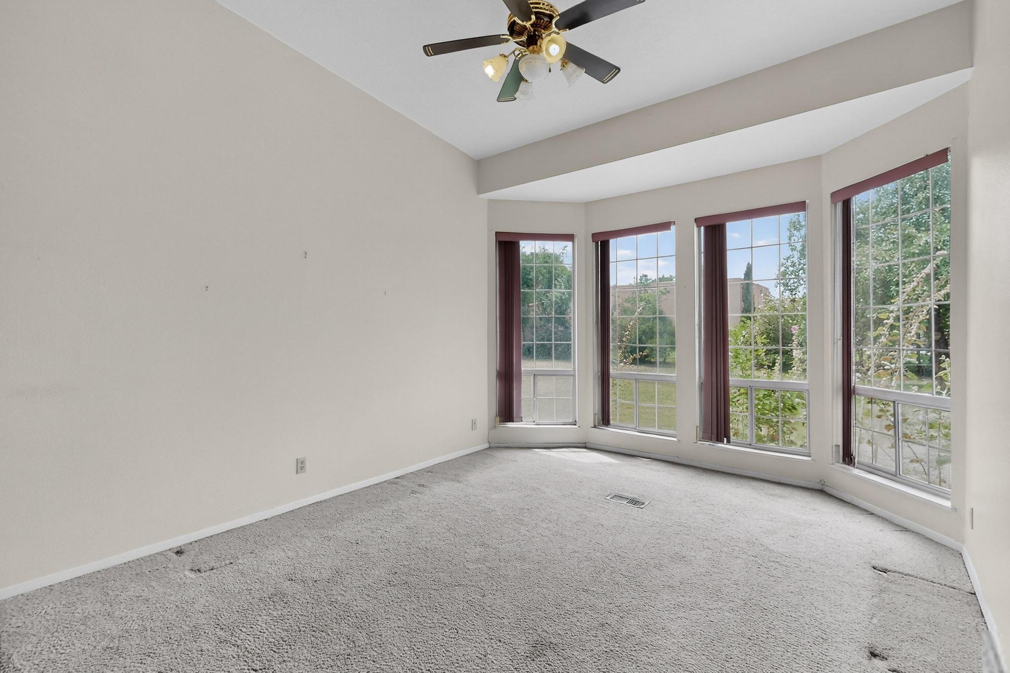 329 HATHAWAY Circle