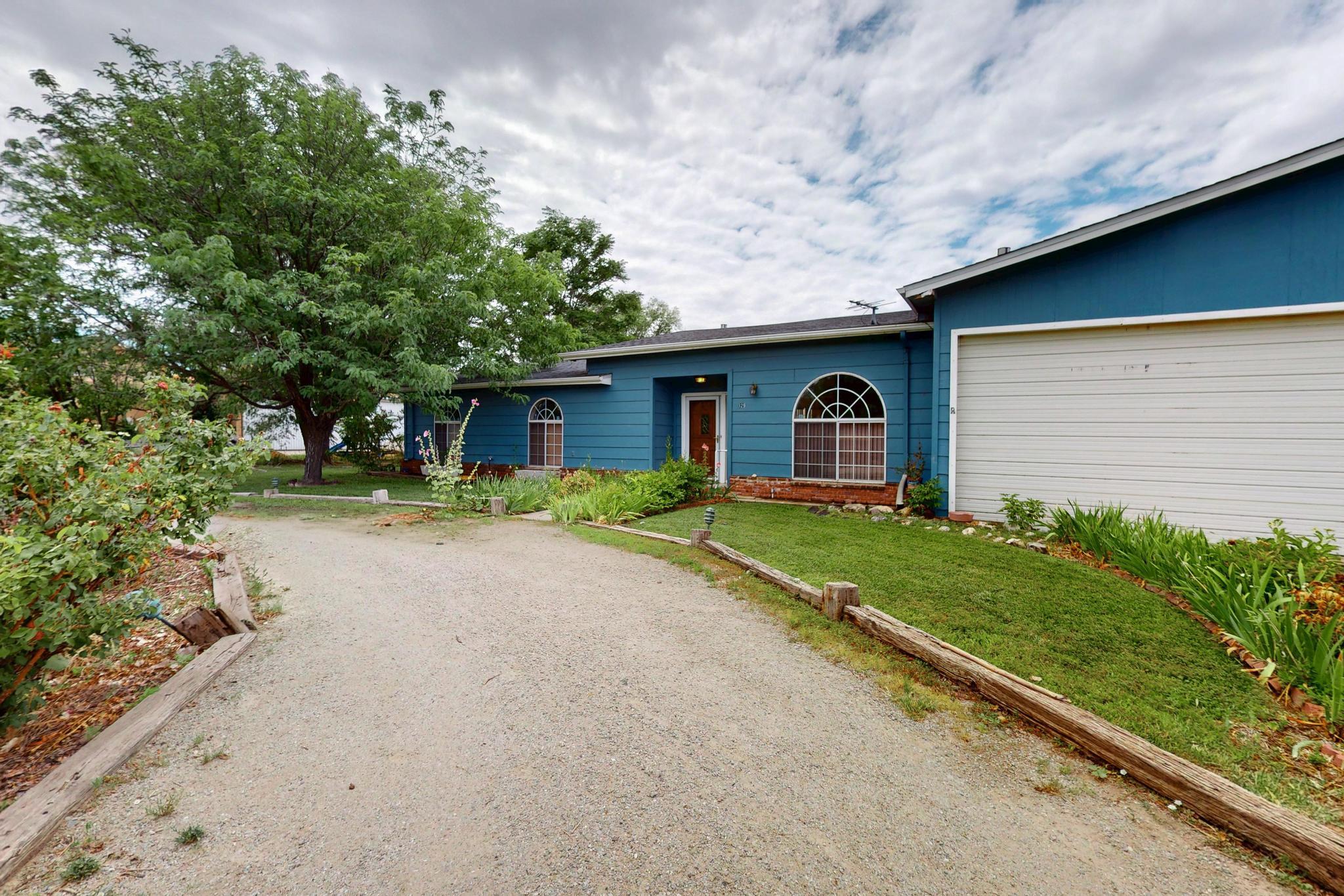 329 HATHAWAY Circle