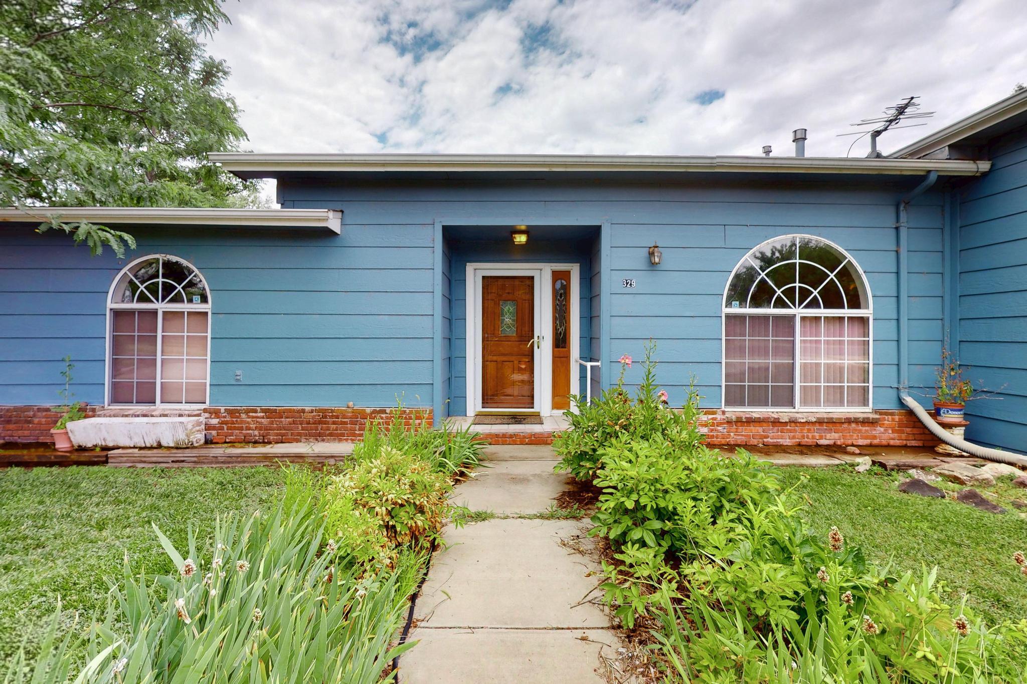 329 HATHAWAY Circle