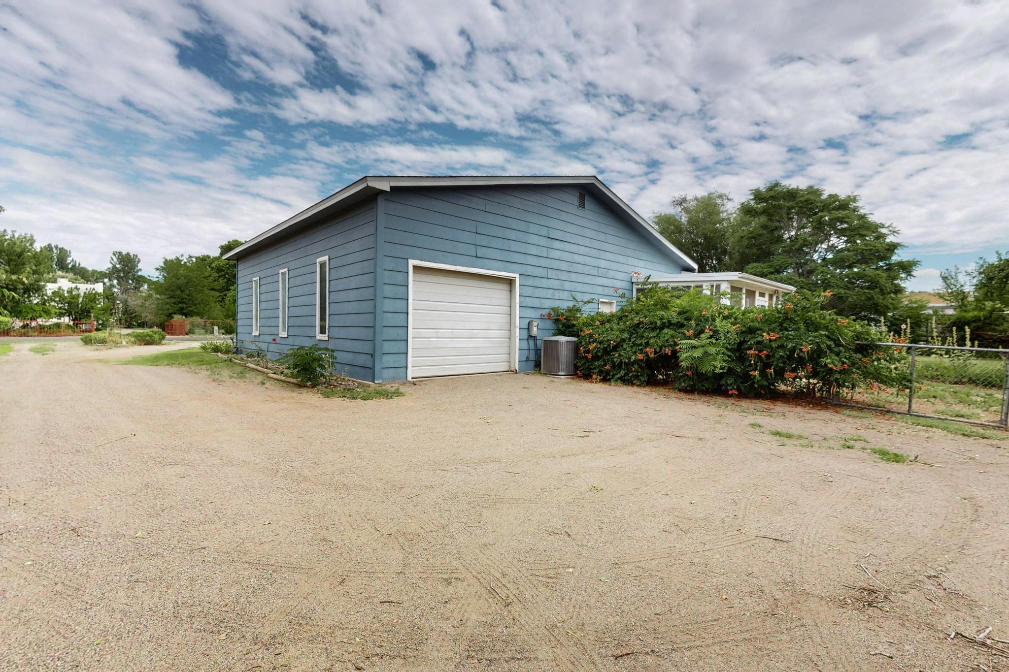 329 HATHAWAY Circle