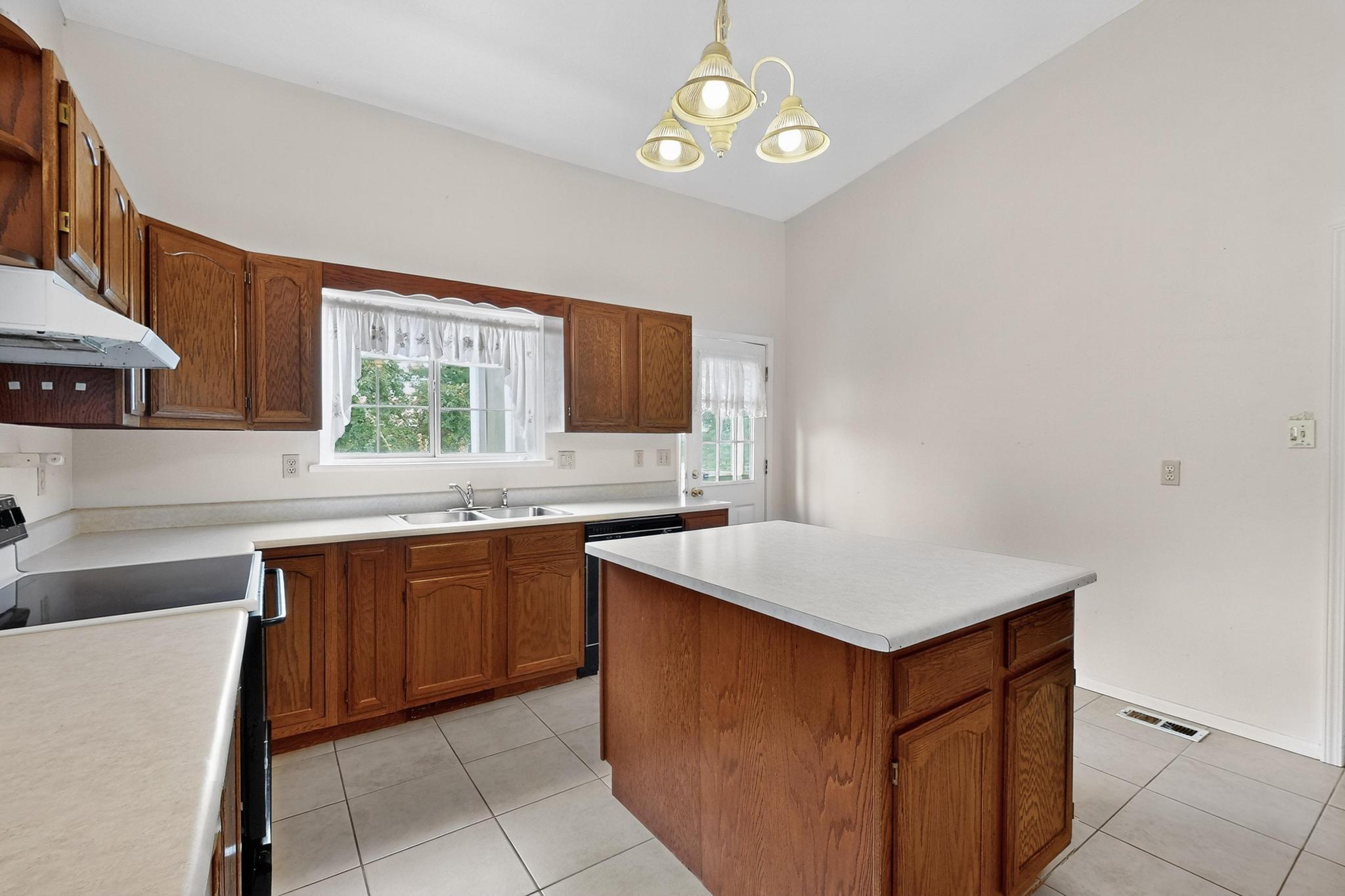 329 HATHAWAY Circle