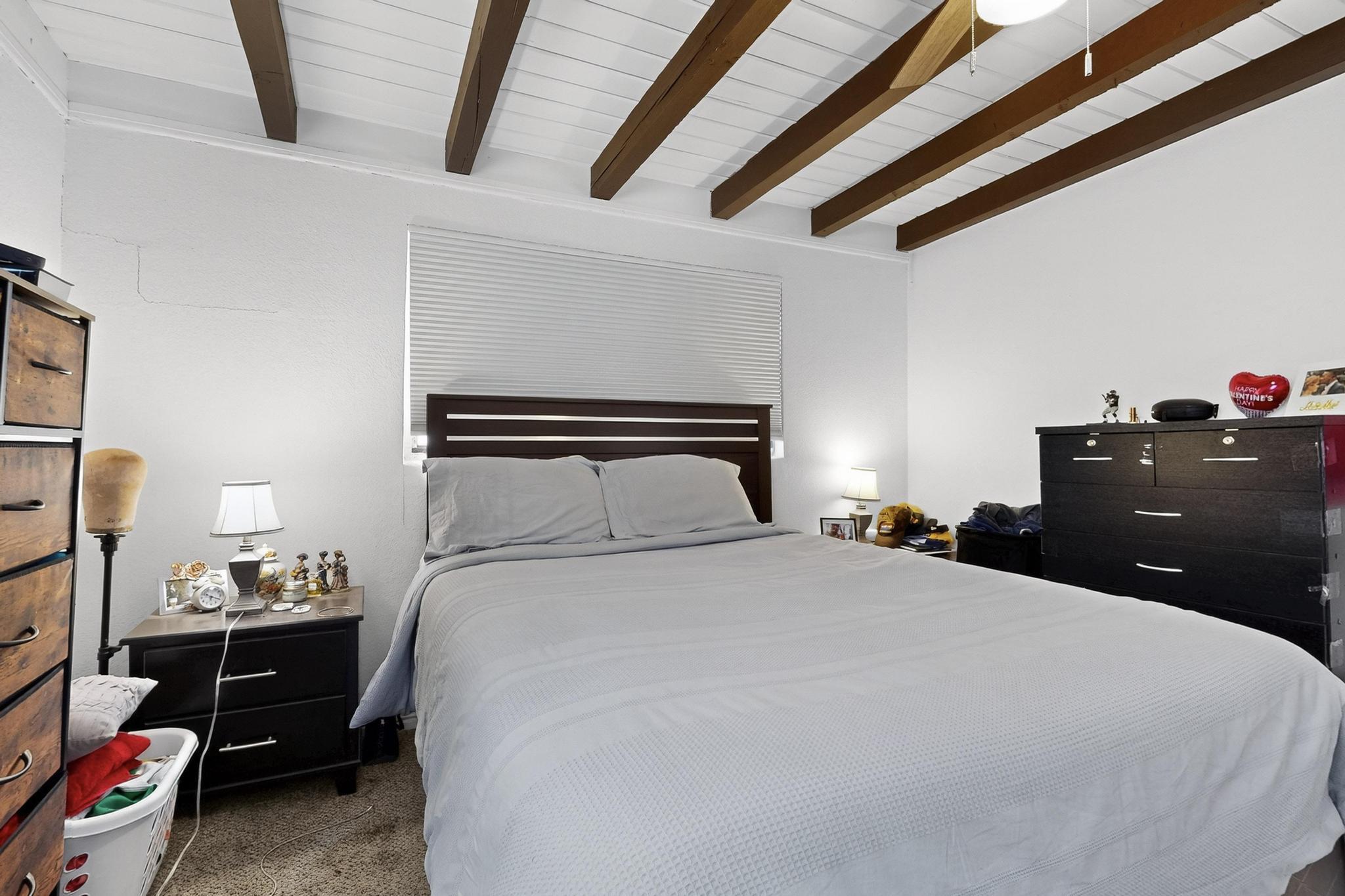 407 DALLAS Street NE