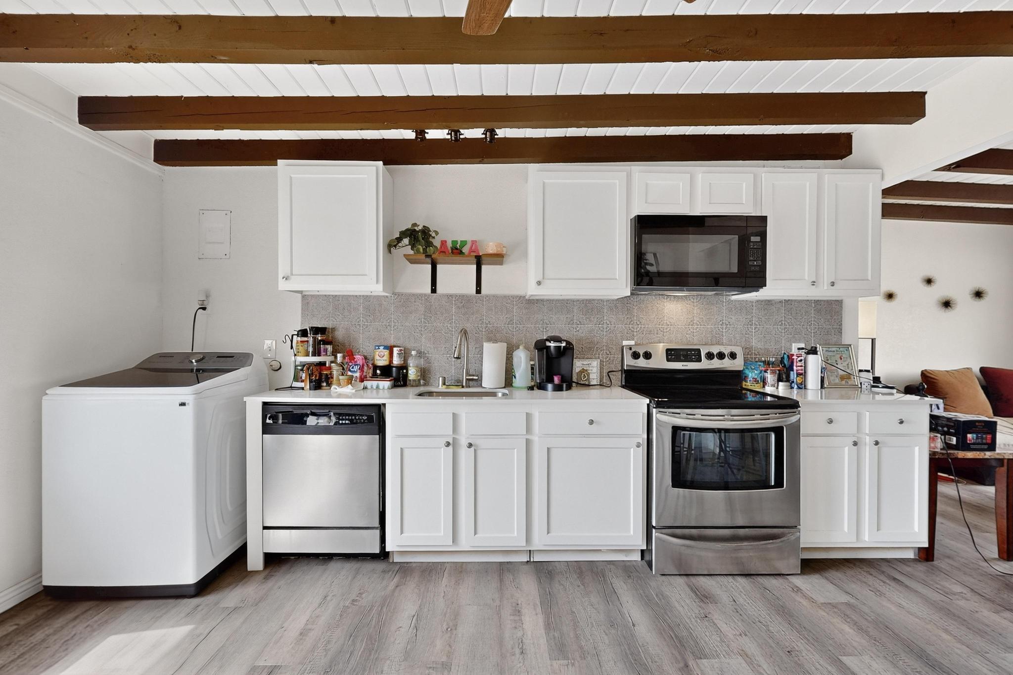 407 DALLAS Street NE