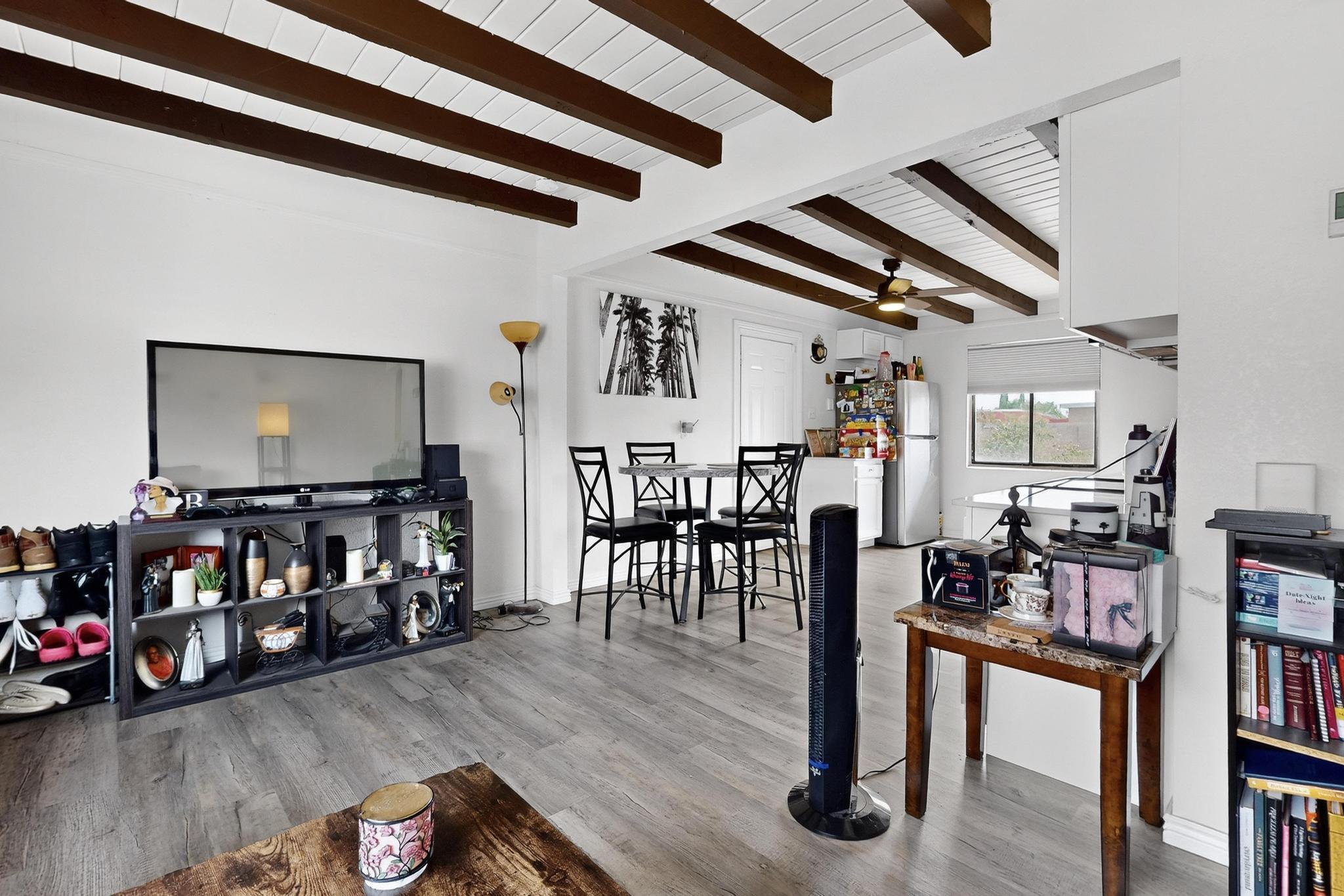 407 DALLAS Street NE