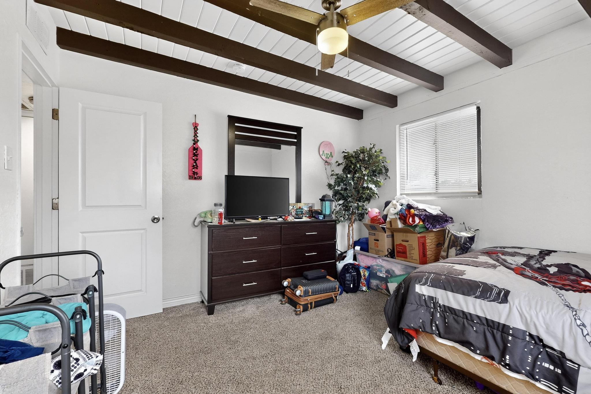 407 DALLAS Street NE