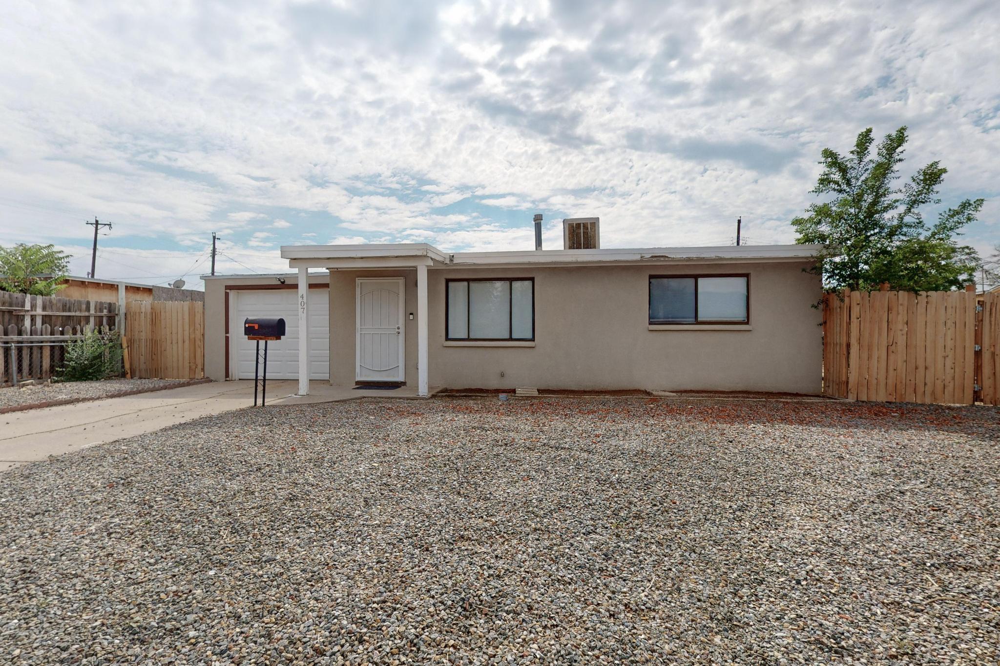 407 DALLAS Street NE