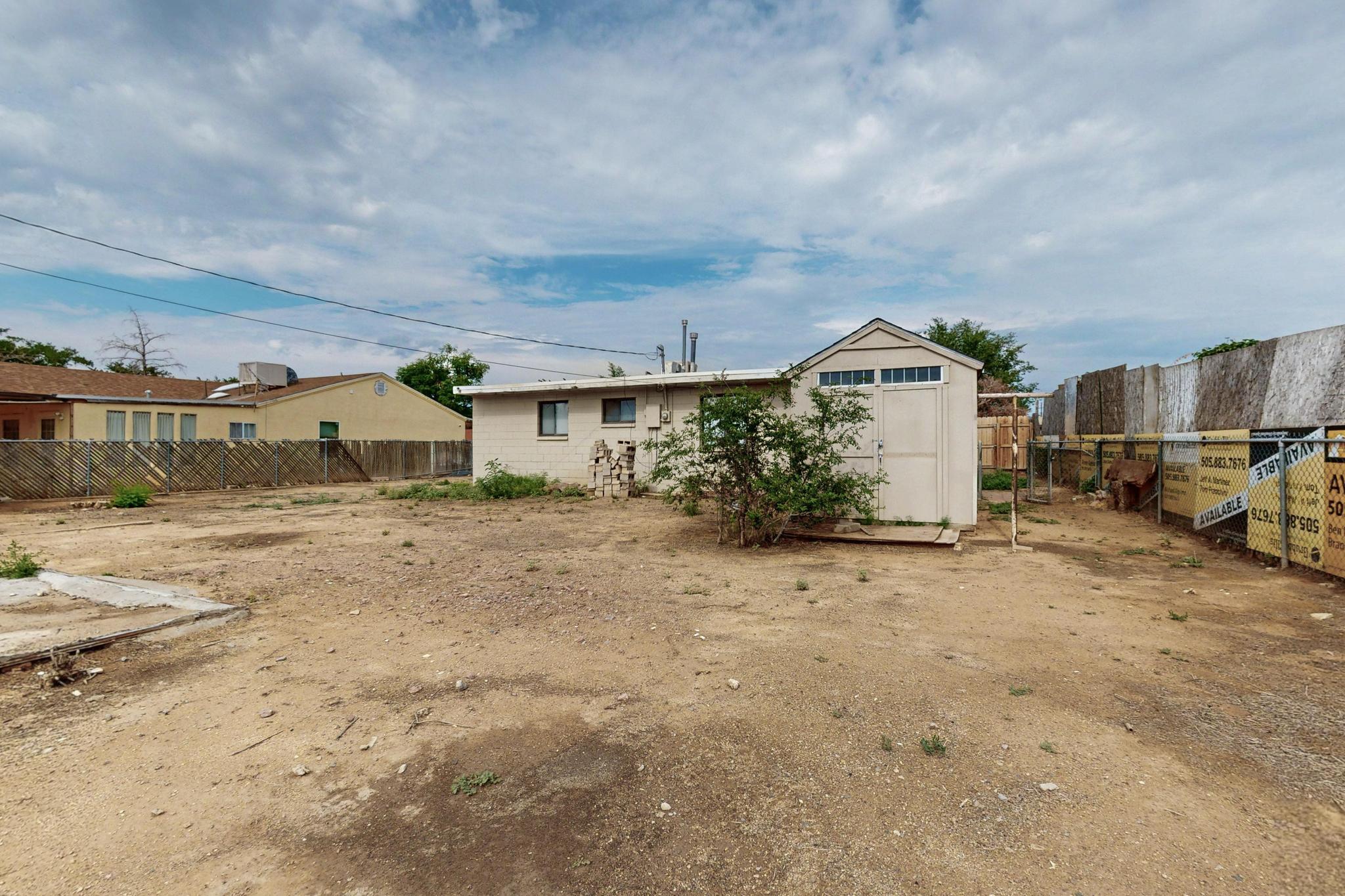 407 DALLAS Street NE