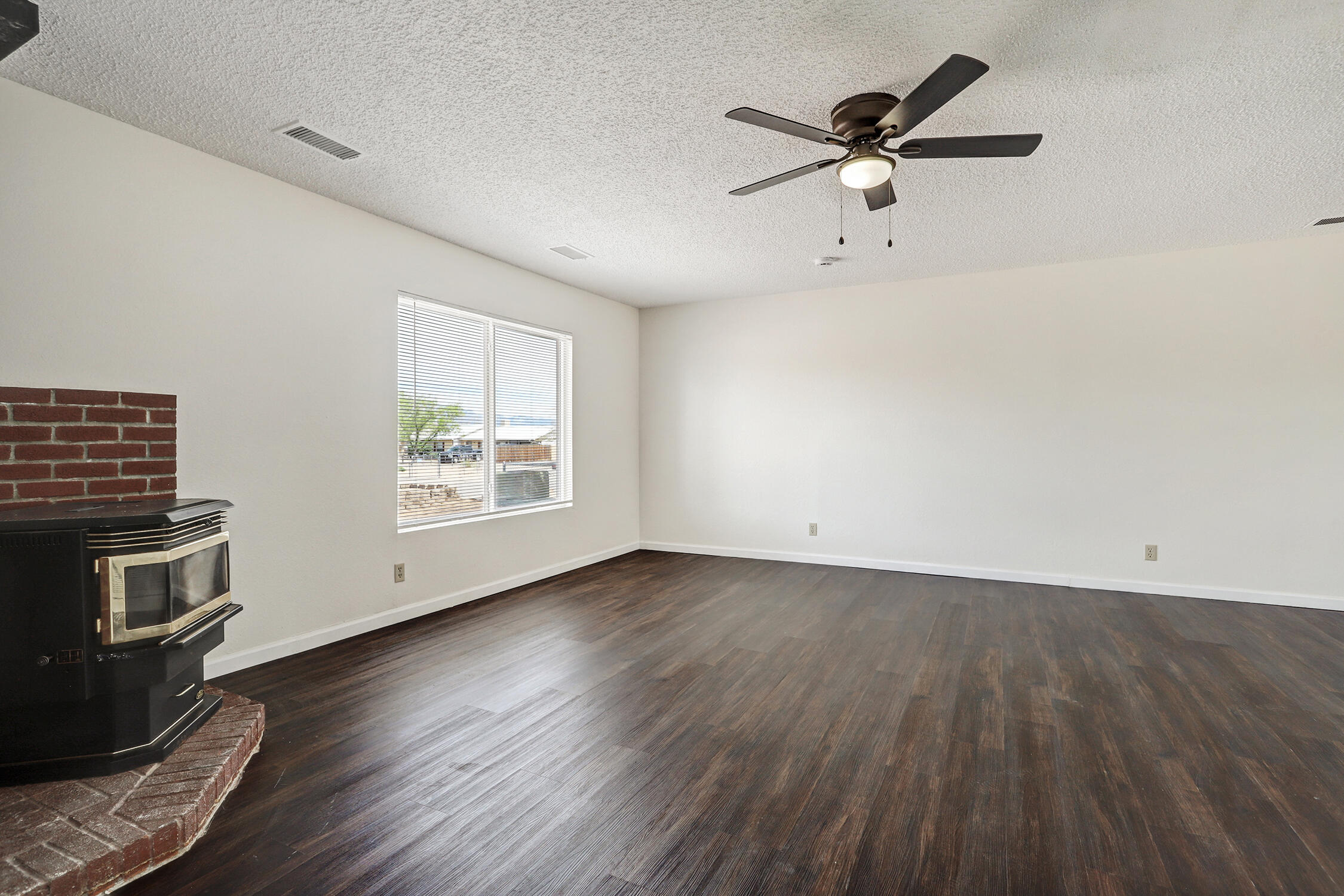 175 DARLENE Road SE