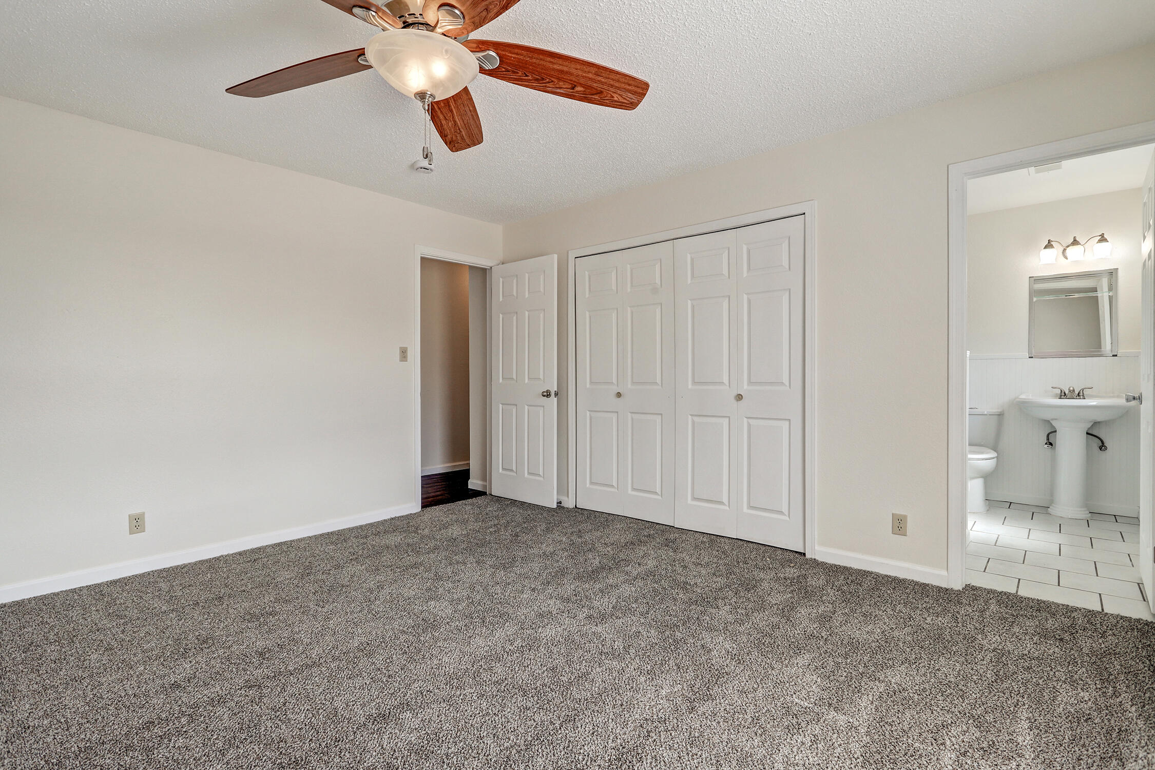 175 DARLENE Road SE