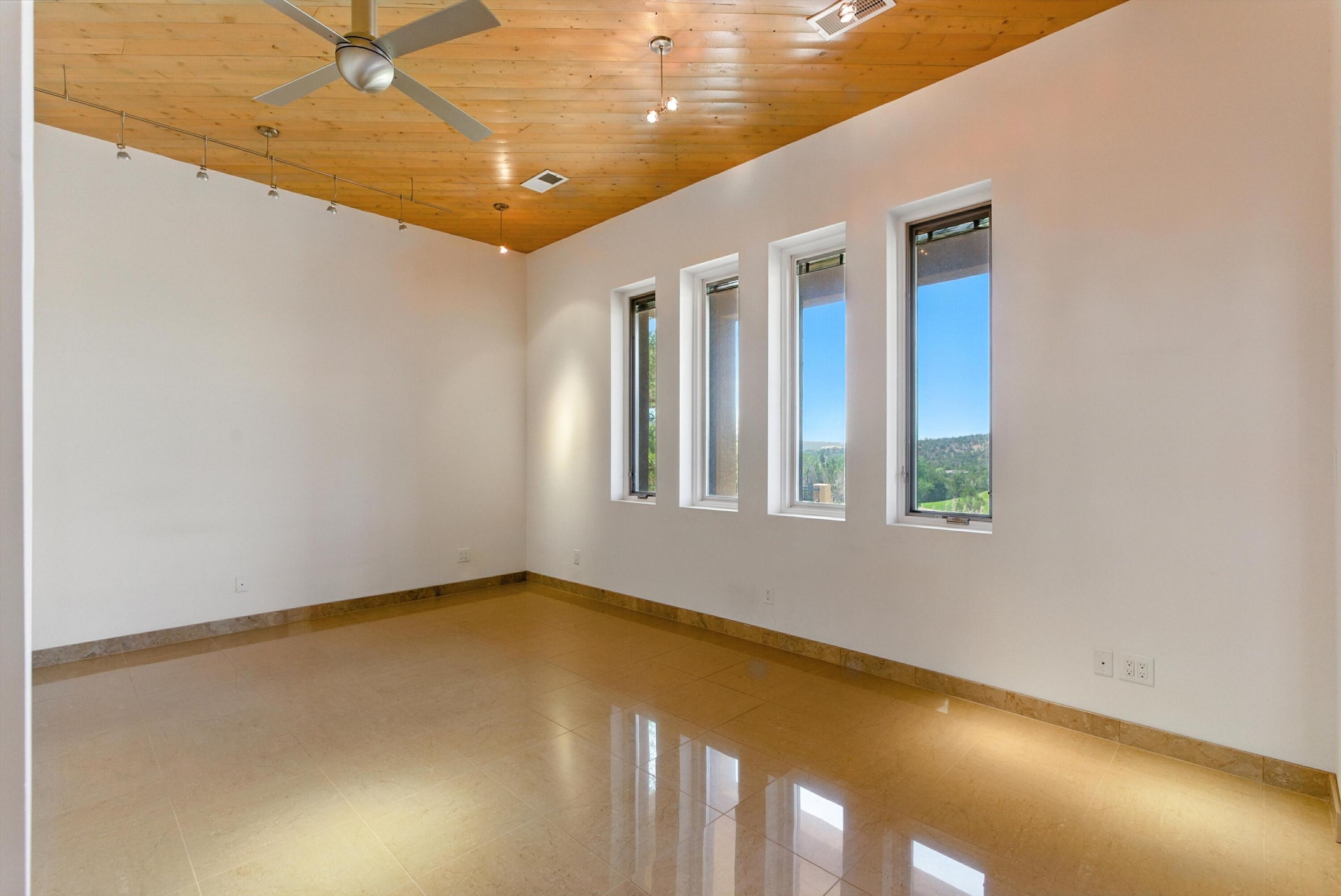 29 Hogan Ct Court