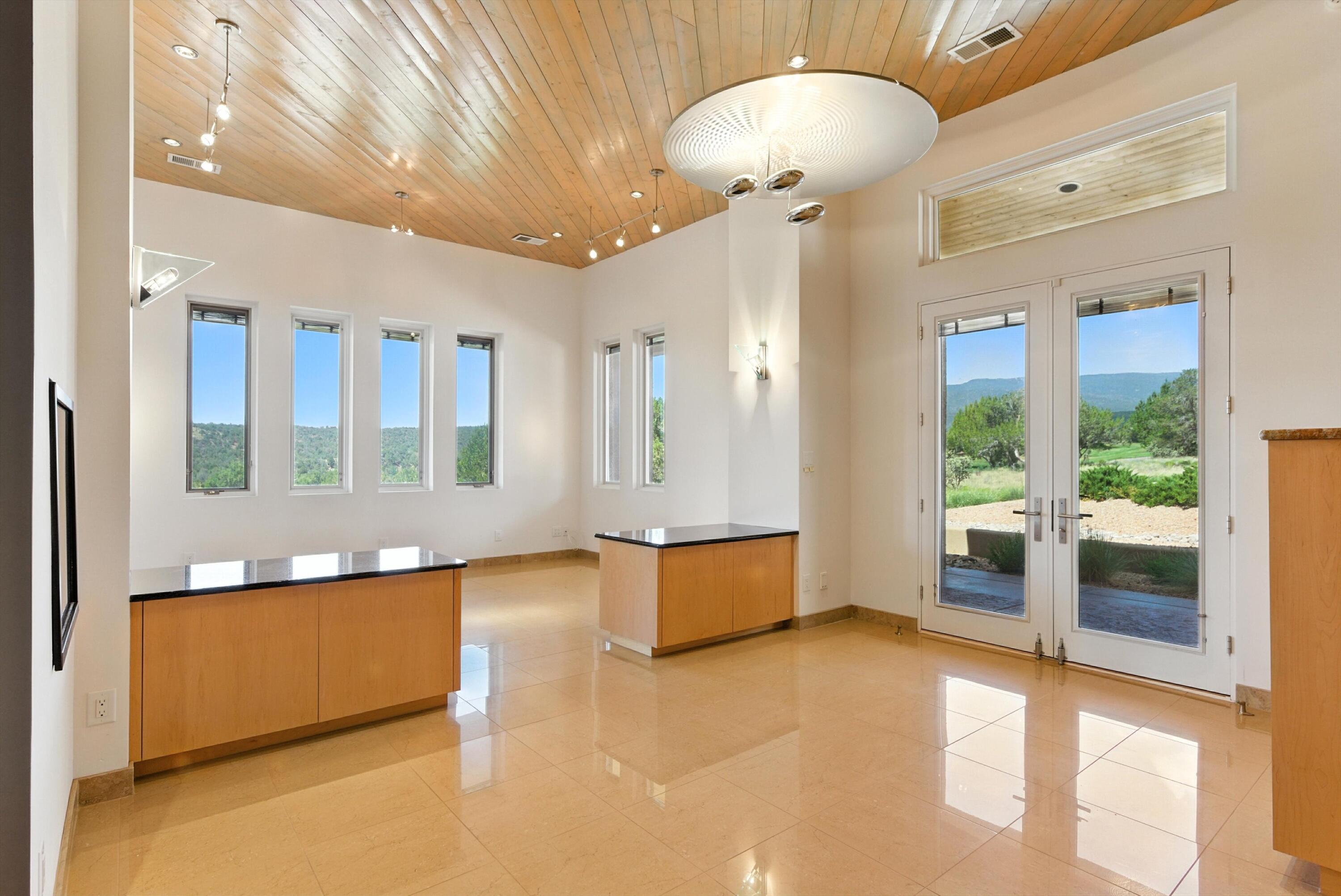 29 Hogan Ct Court