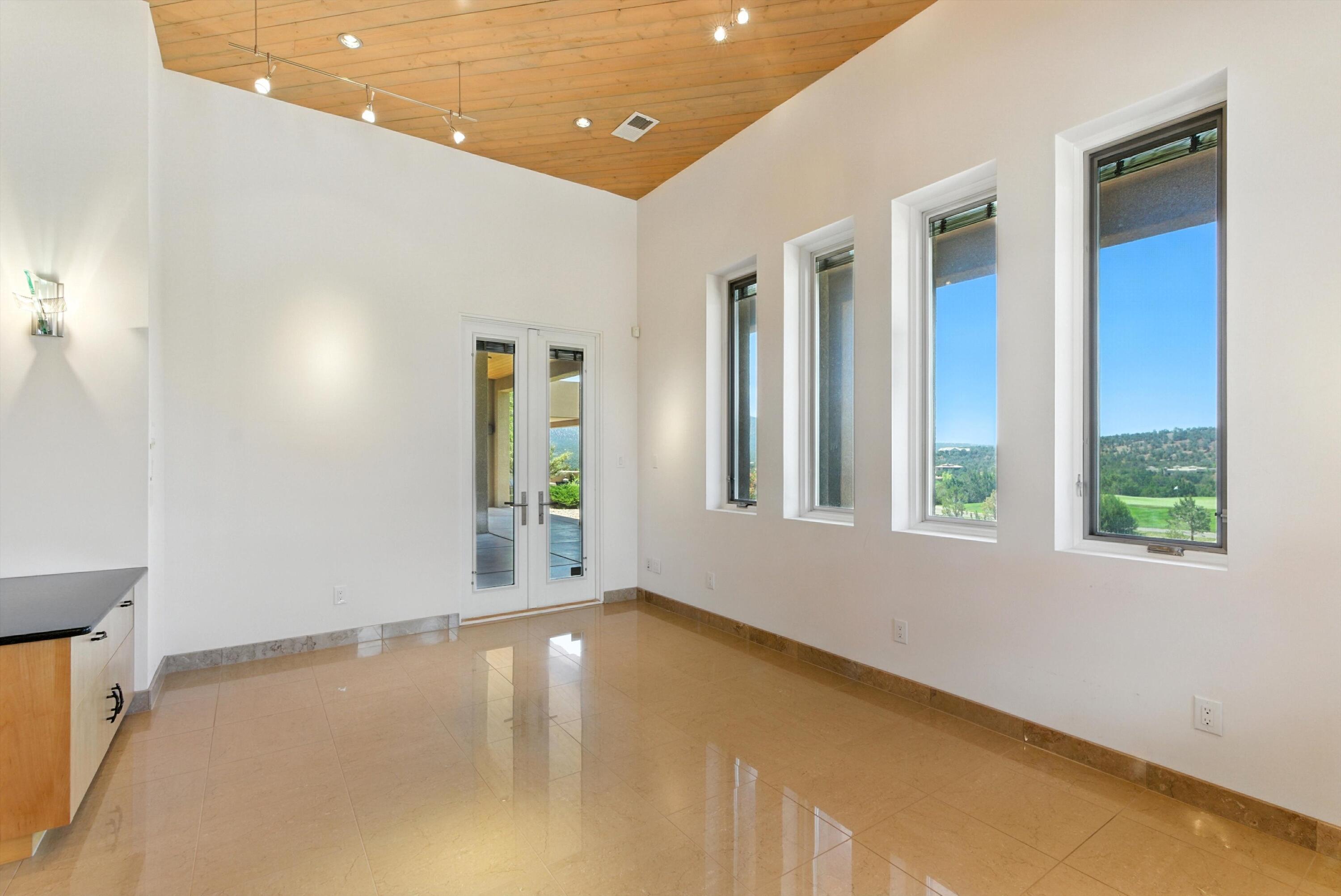 29 Hogan Ct Court