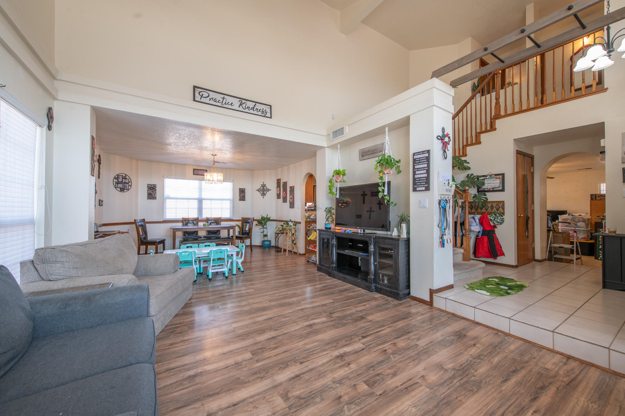 2472 MANZANO Loop NE
