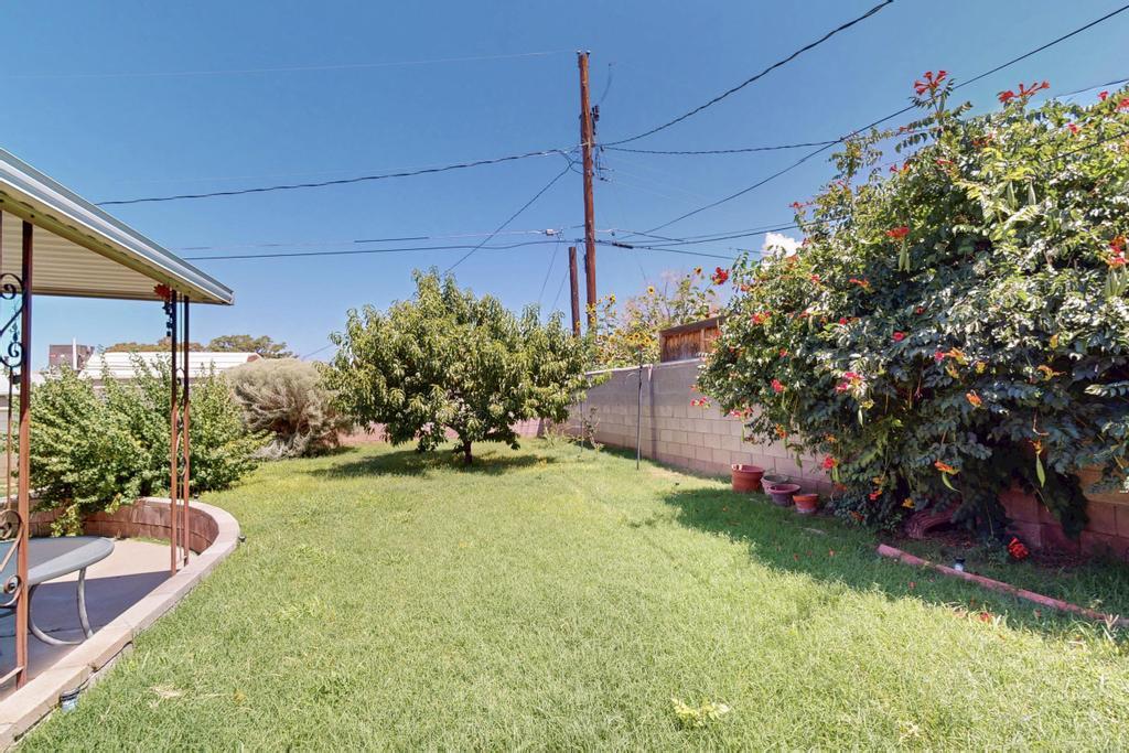 11105 HAINES Avenue NE