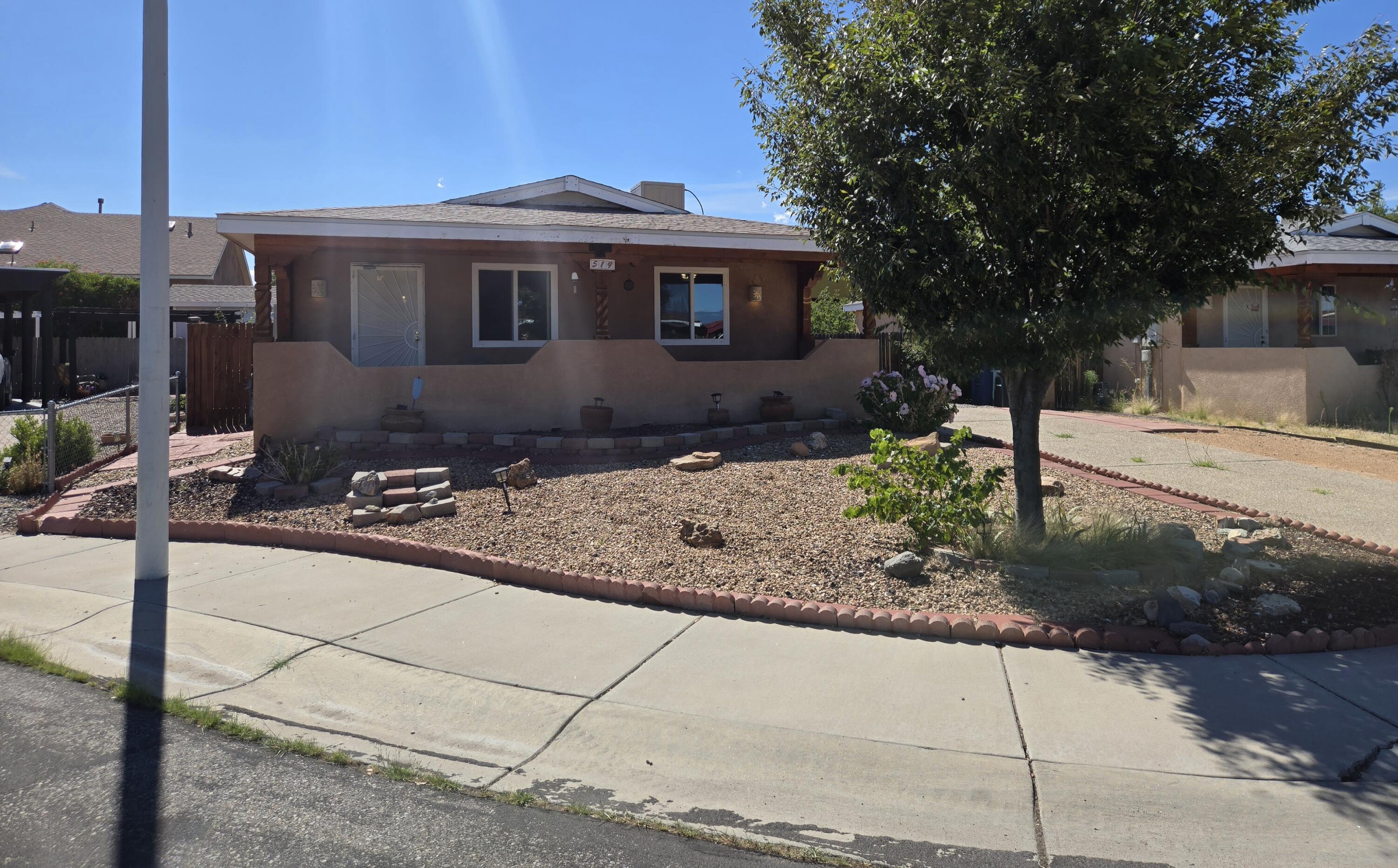519 FENWICK Place SW