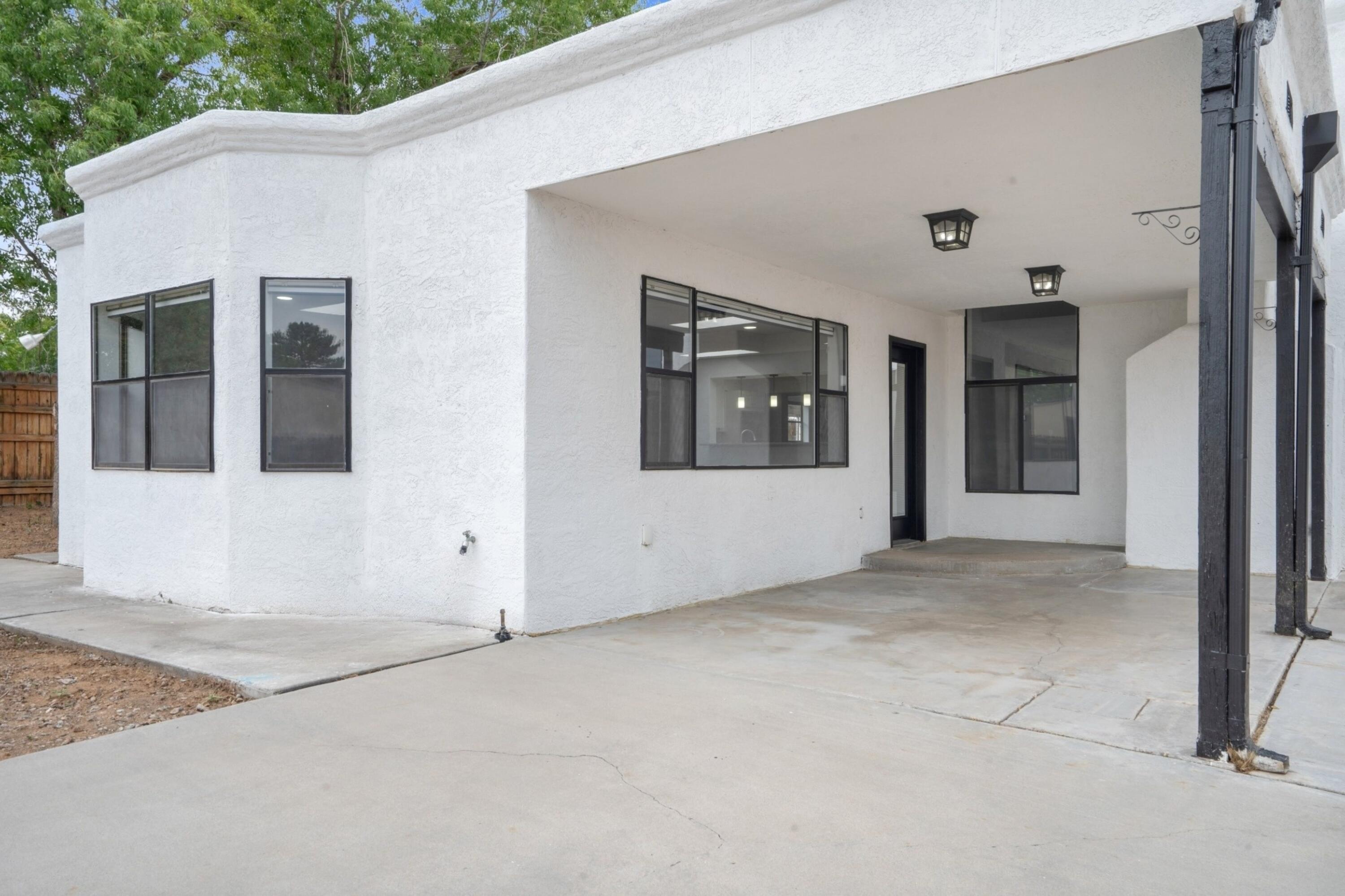 3900 SAINT ANDREWS Drive SE