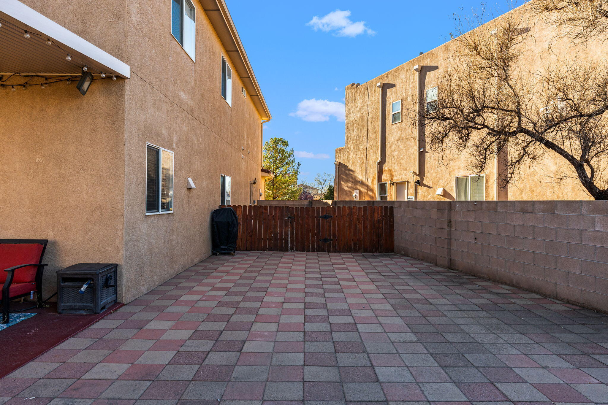 7564 CRICKET HILL Drive NE