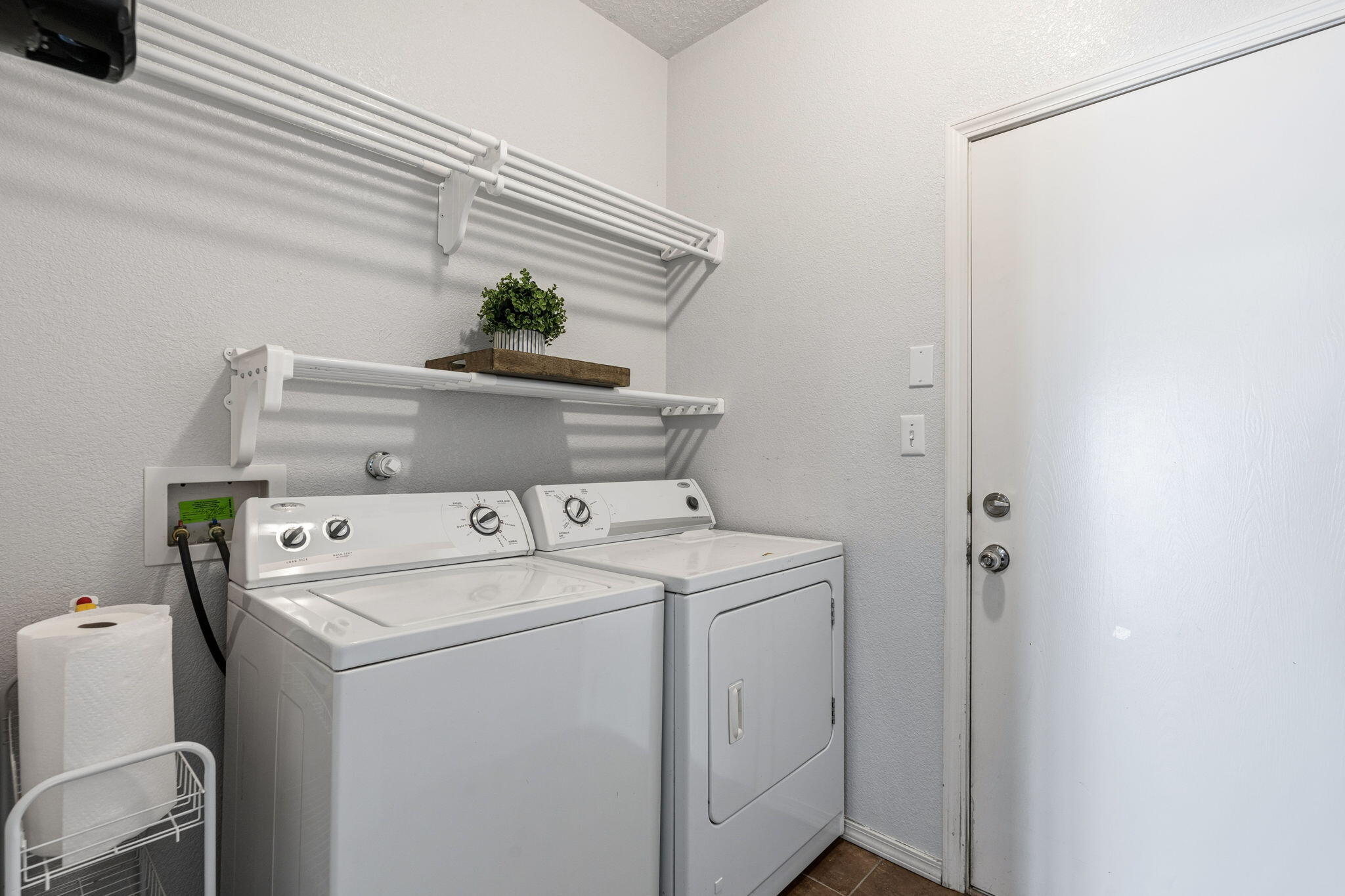 7564 CRICKET HILL Drive NE