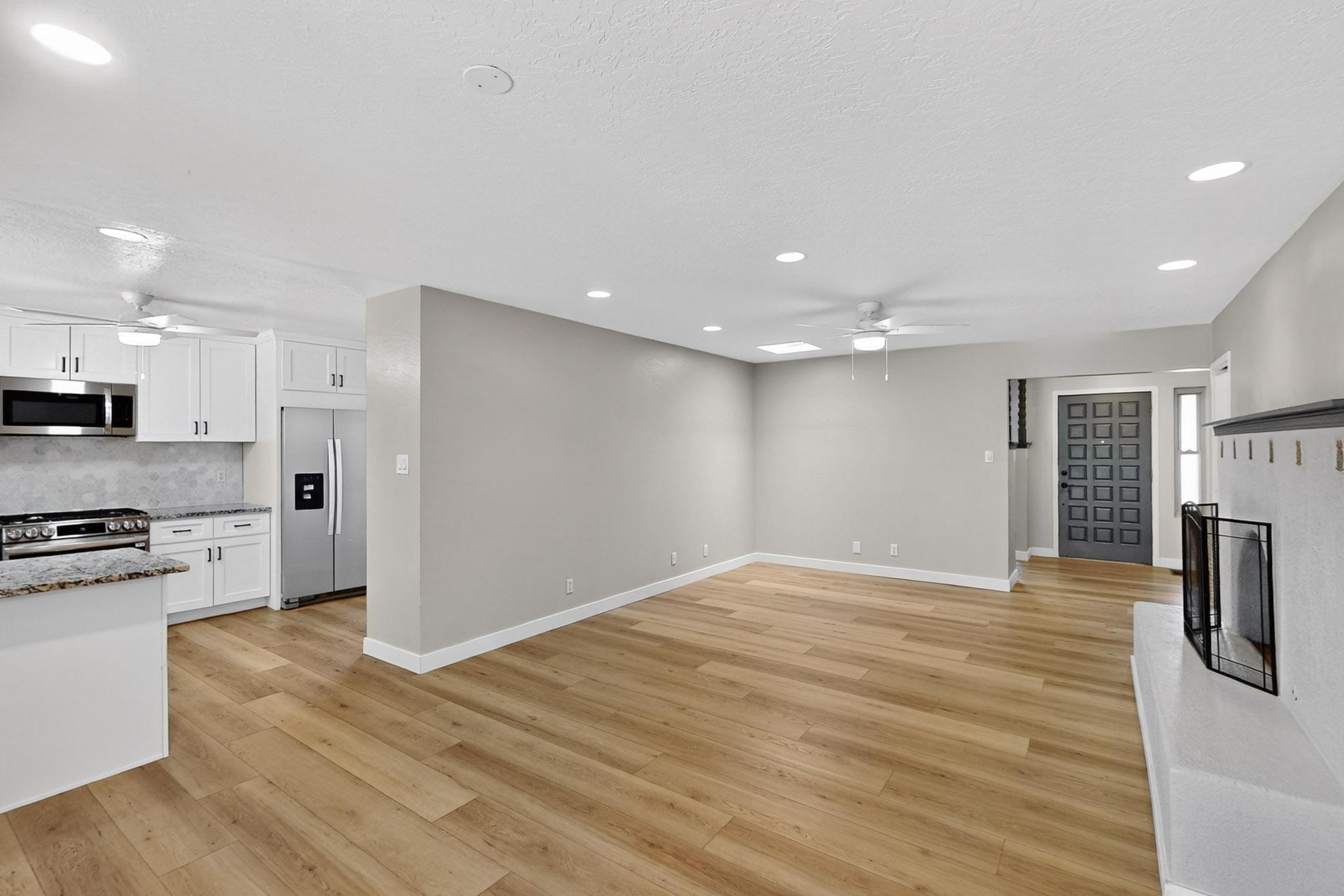 1109 PAISANO Street NE