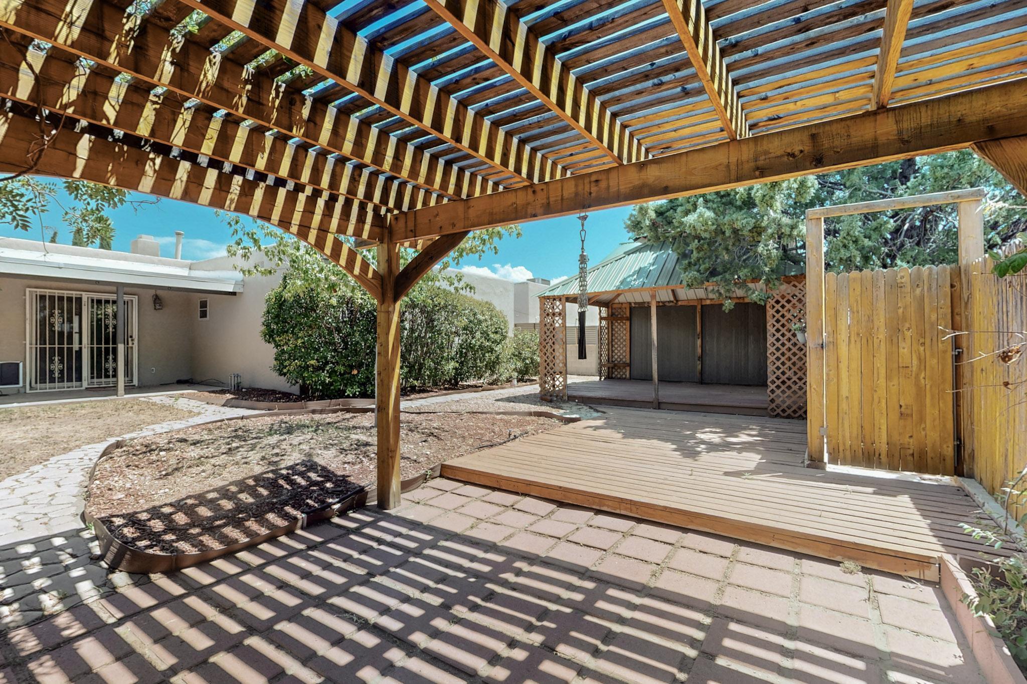 1109 PAISANO Street NE