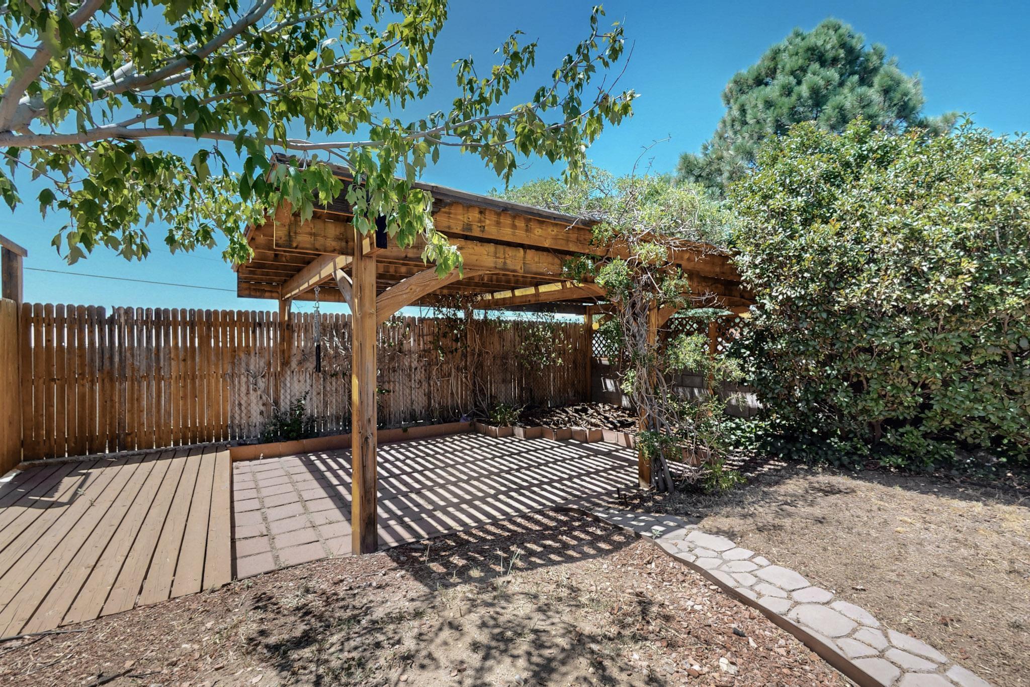 1109 PAISANO Street NE