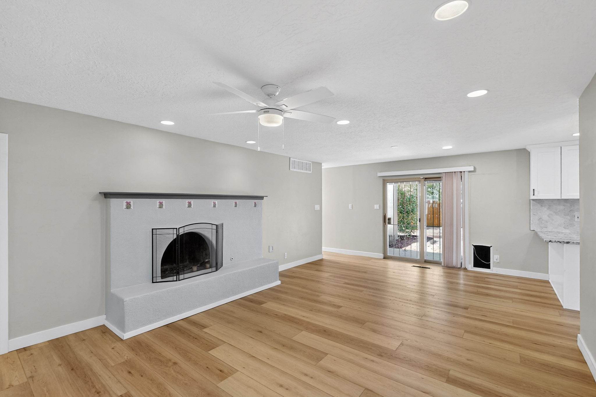 1109 PAISANO Street NE