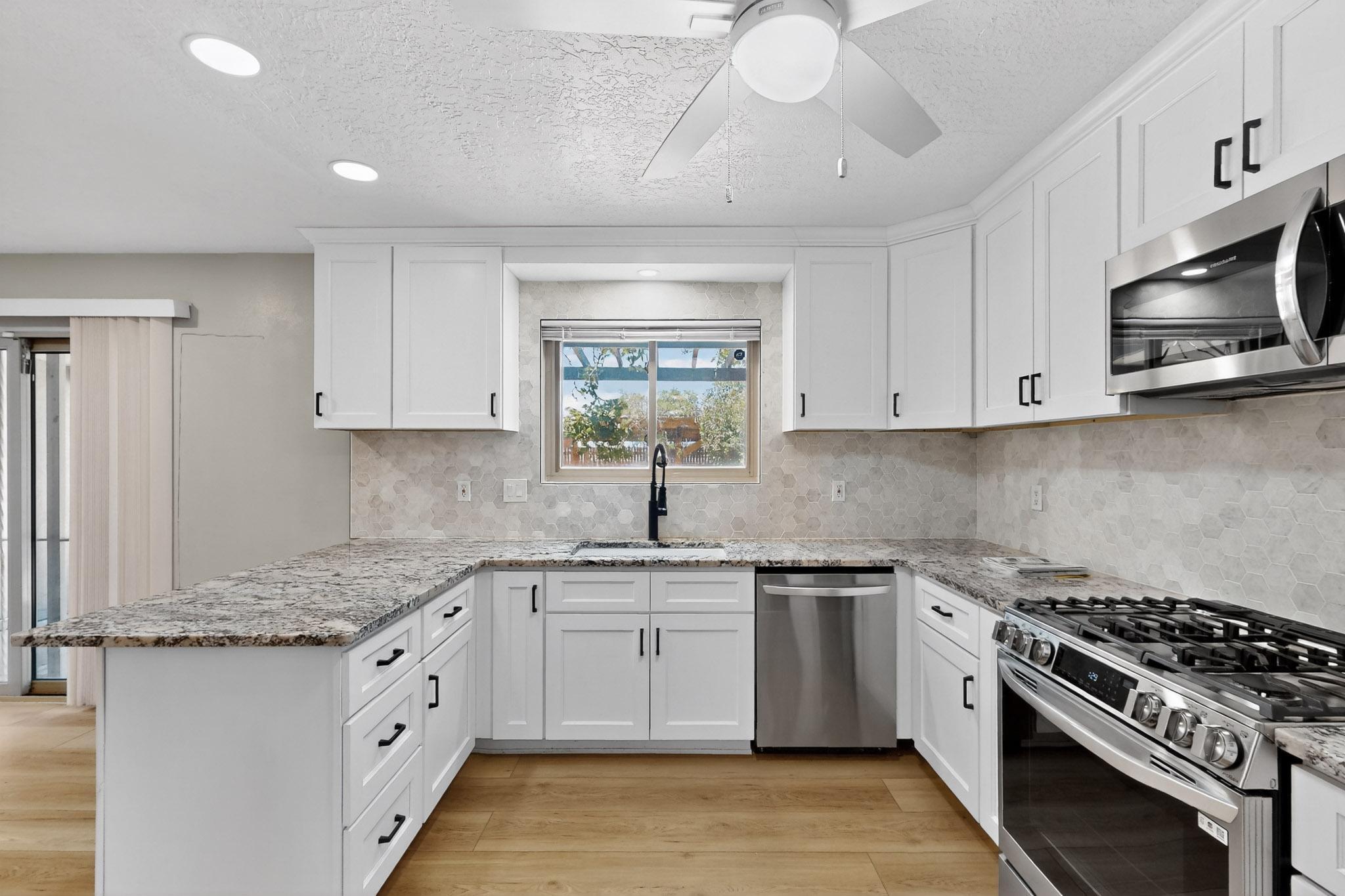 1109 PAISANO Street NE