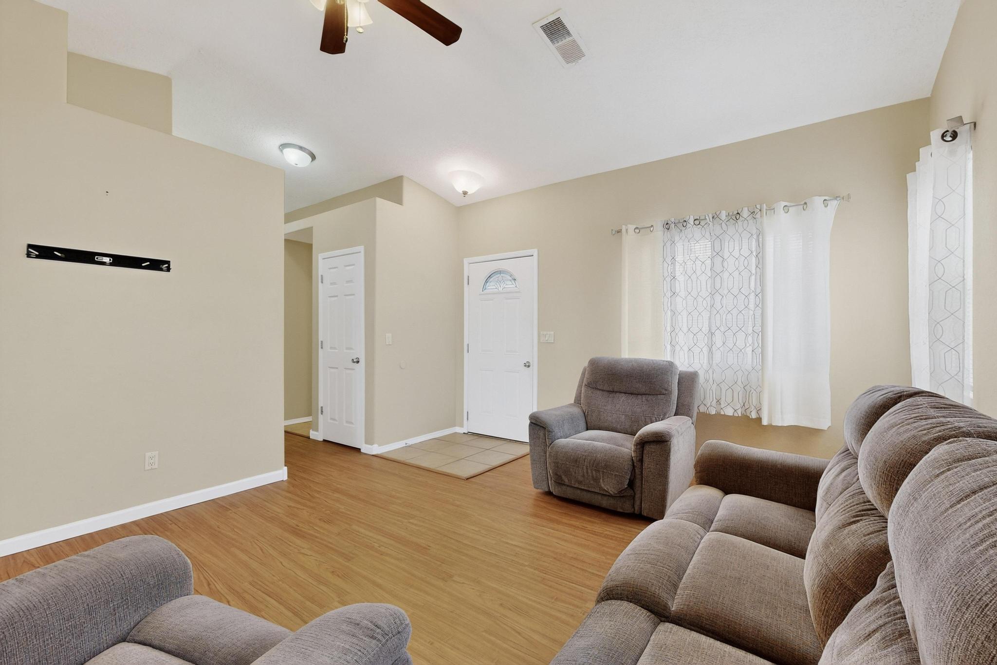 7808 AUTUMN CANYON Road SW