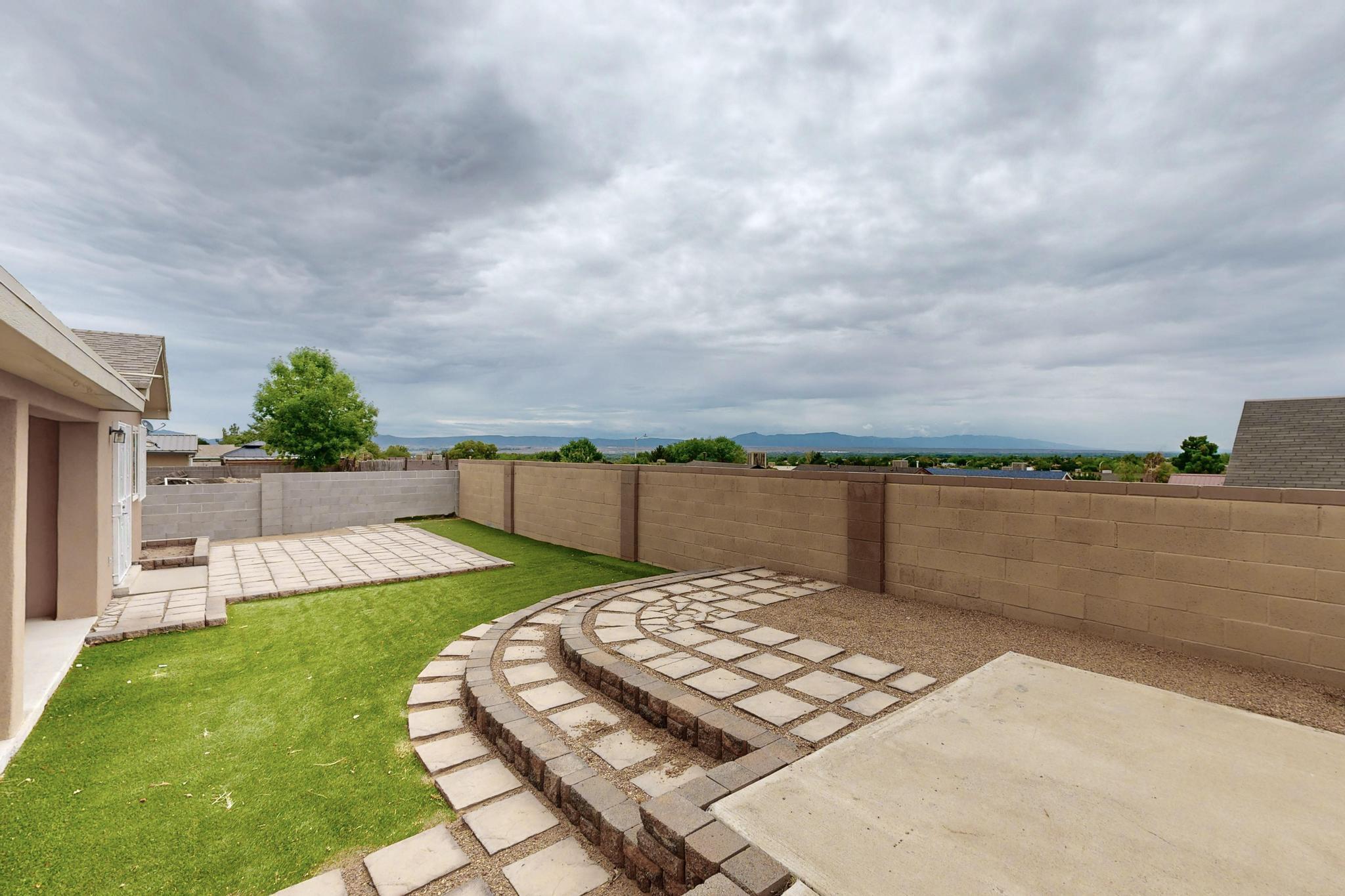 7808 AUTUMN CANYON Road SW