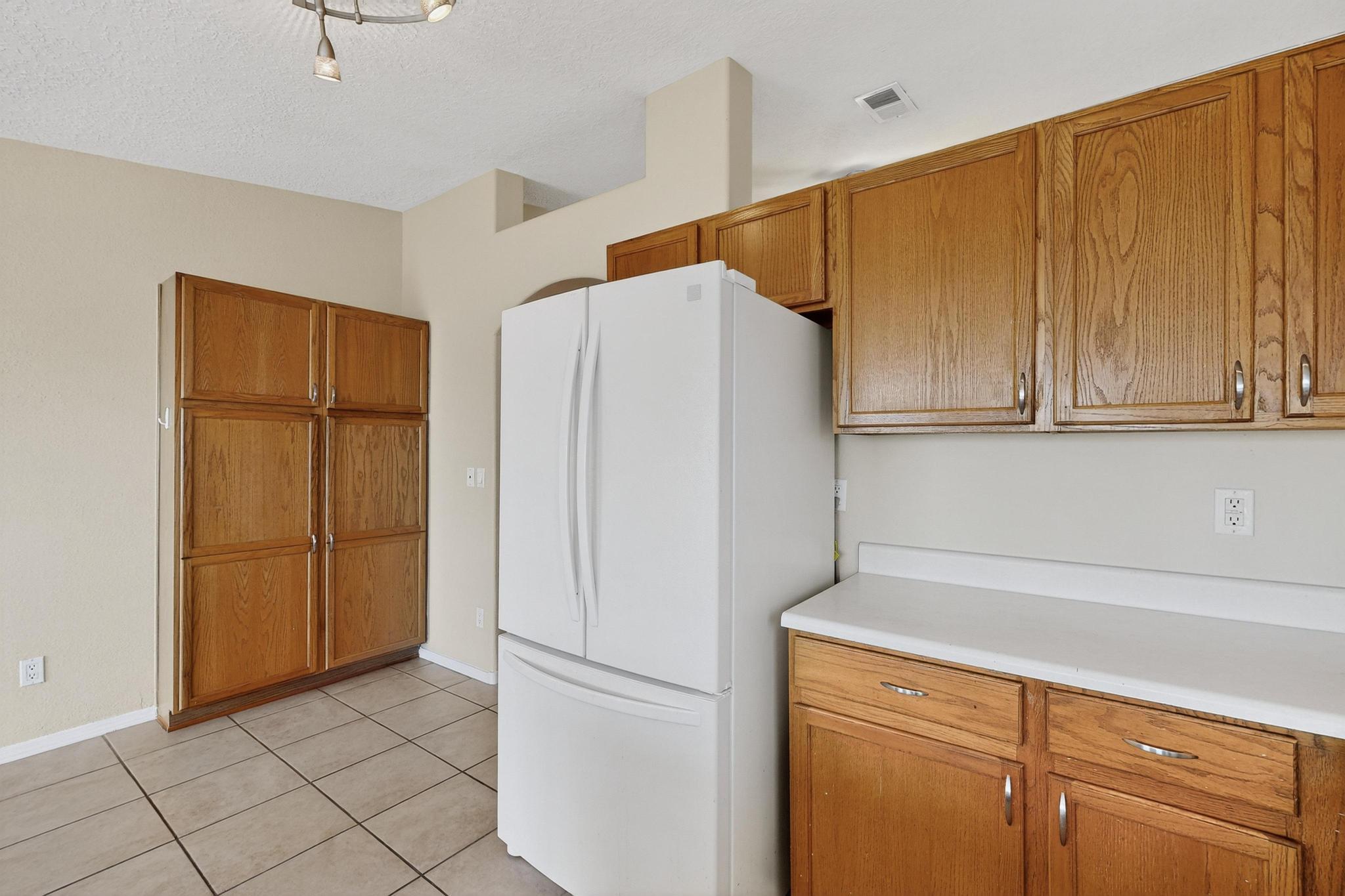 7808 AUTUMN CANYON Road SW