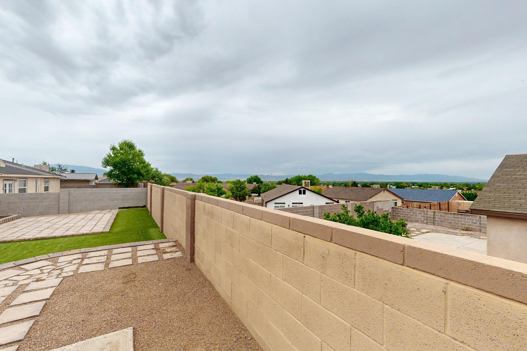 7808 AUTUMN CANYON Road SW