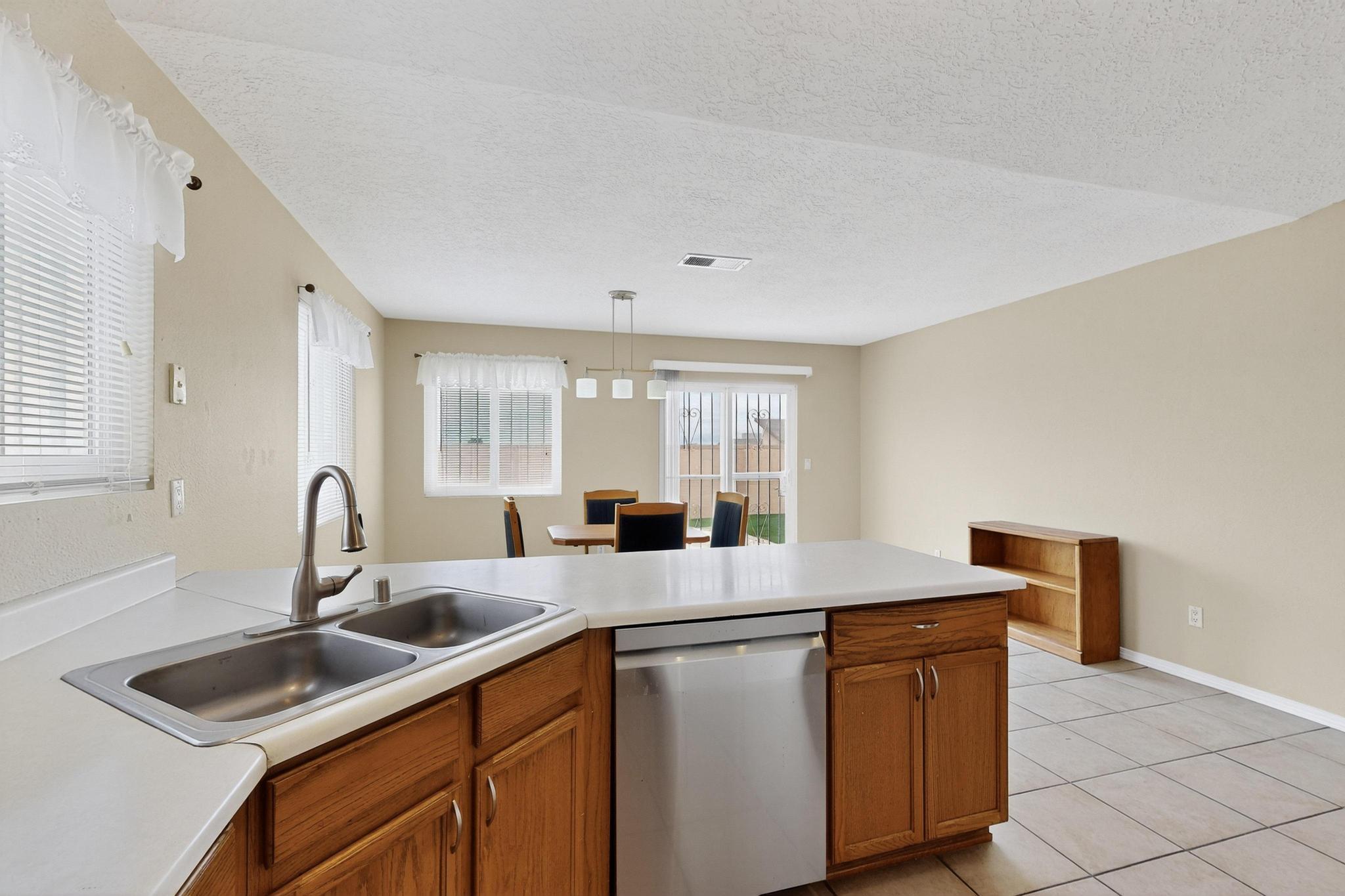 7808 AUTUMN CANYON Road SW