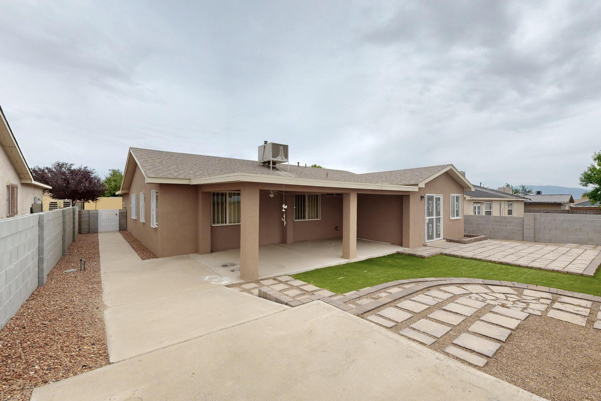 7808 AUTUMN CANYON Road SW