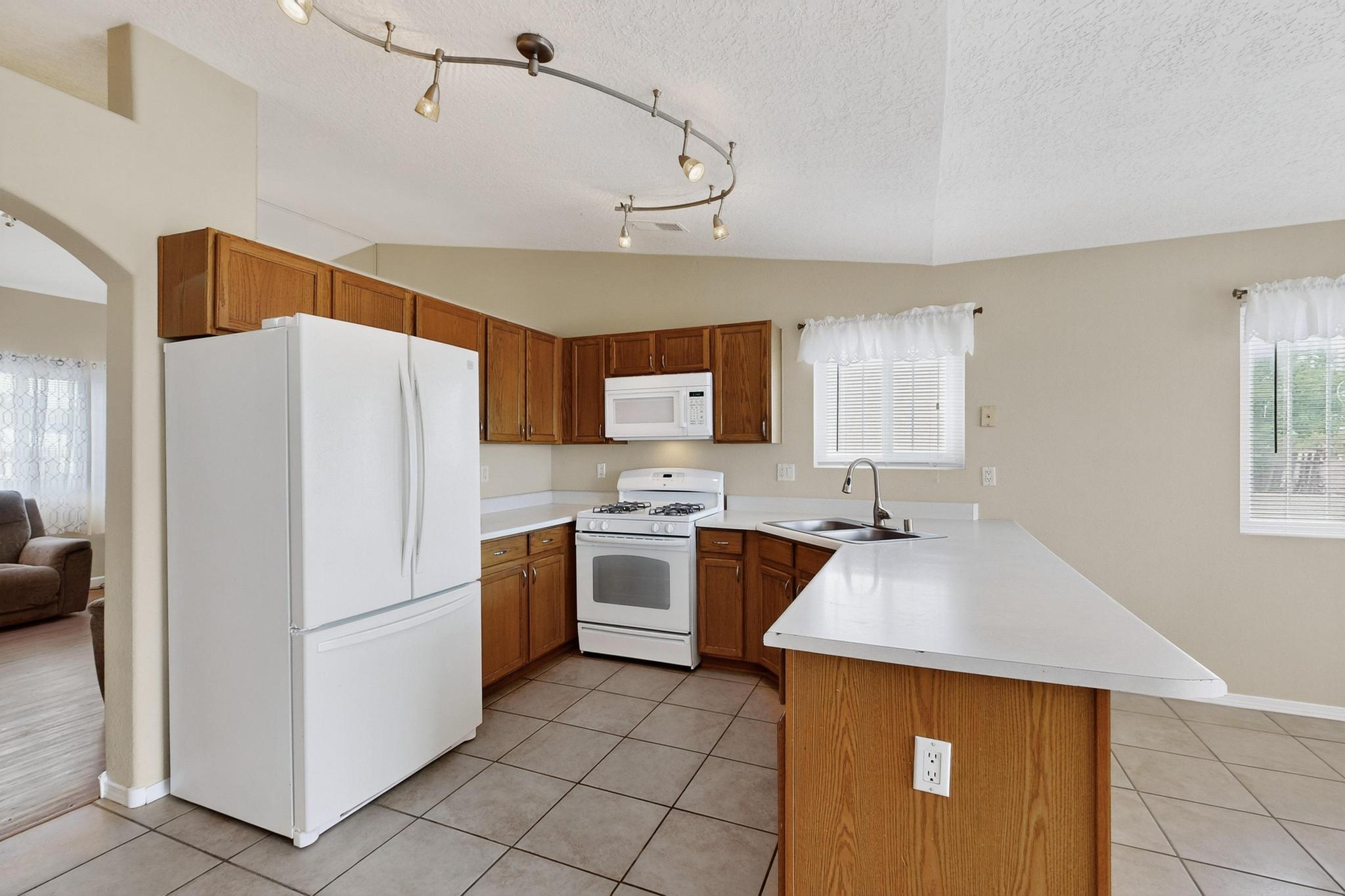 7808 AUTUMN CANYON Road SW